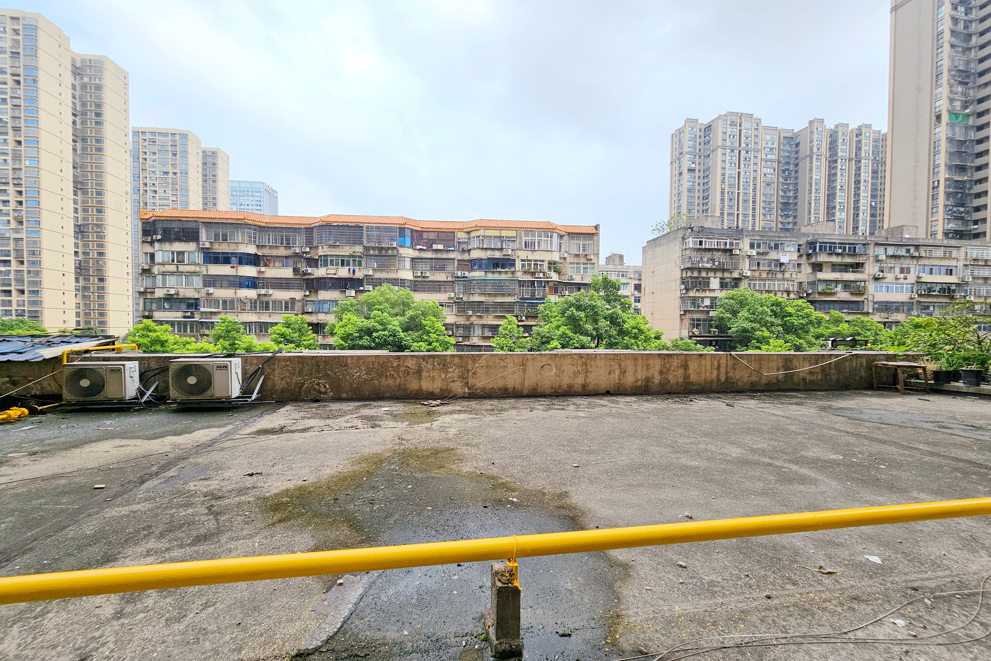 东玺门  3室2厅1卫    88.0万 东玺门  3室2厅1卫    88.0万阳台