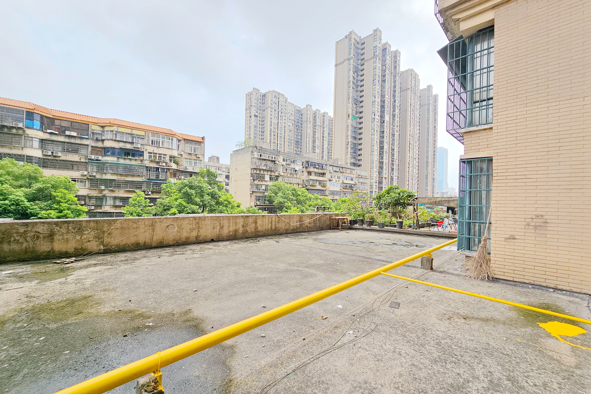 东玺门  3室2厅1卫    88.0万 东玺门  3室2厅1卫    88.0万阳台