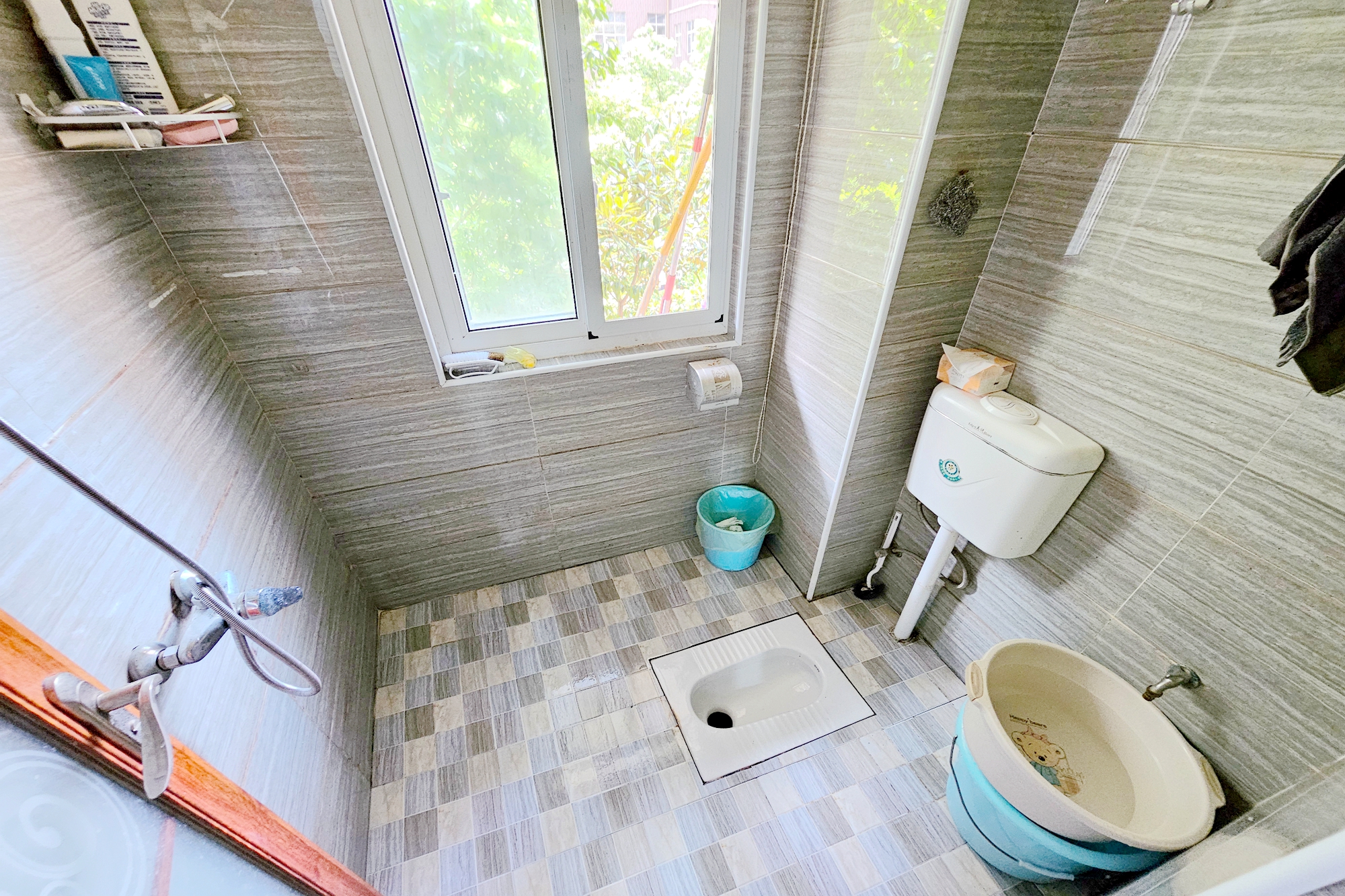 上河国际C区  3室2厅2卫    112.8万卫生间