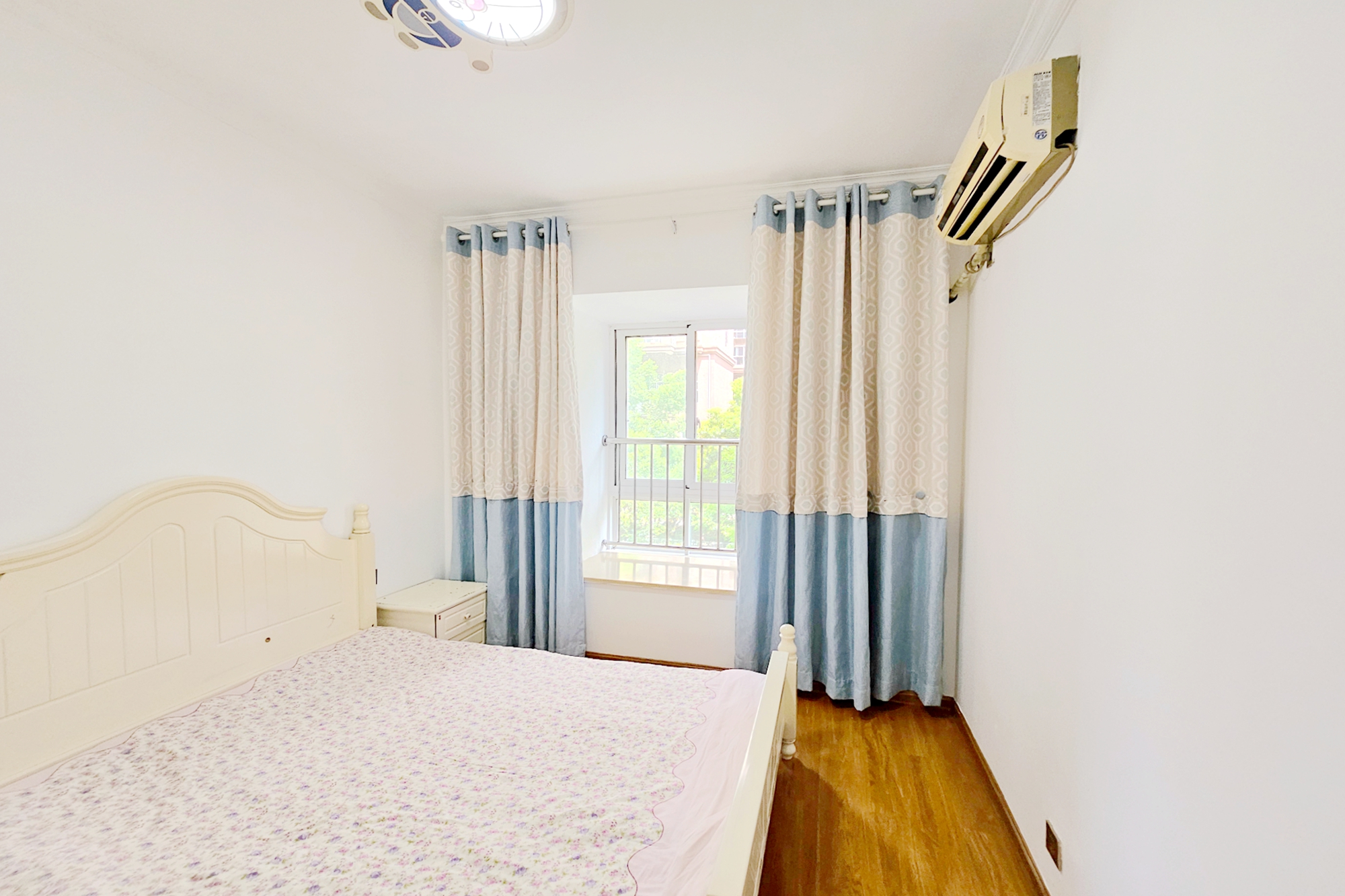 上河国际C区  3室2厅2卫    112.8万卧室