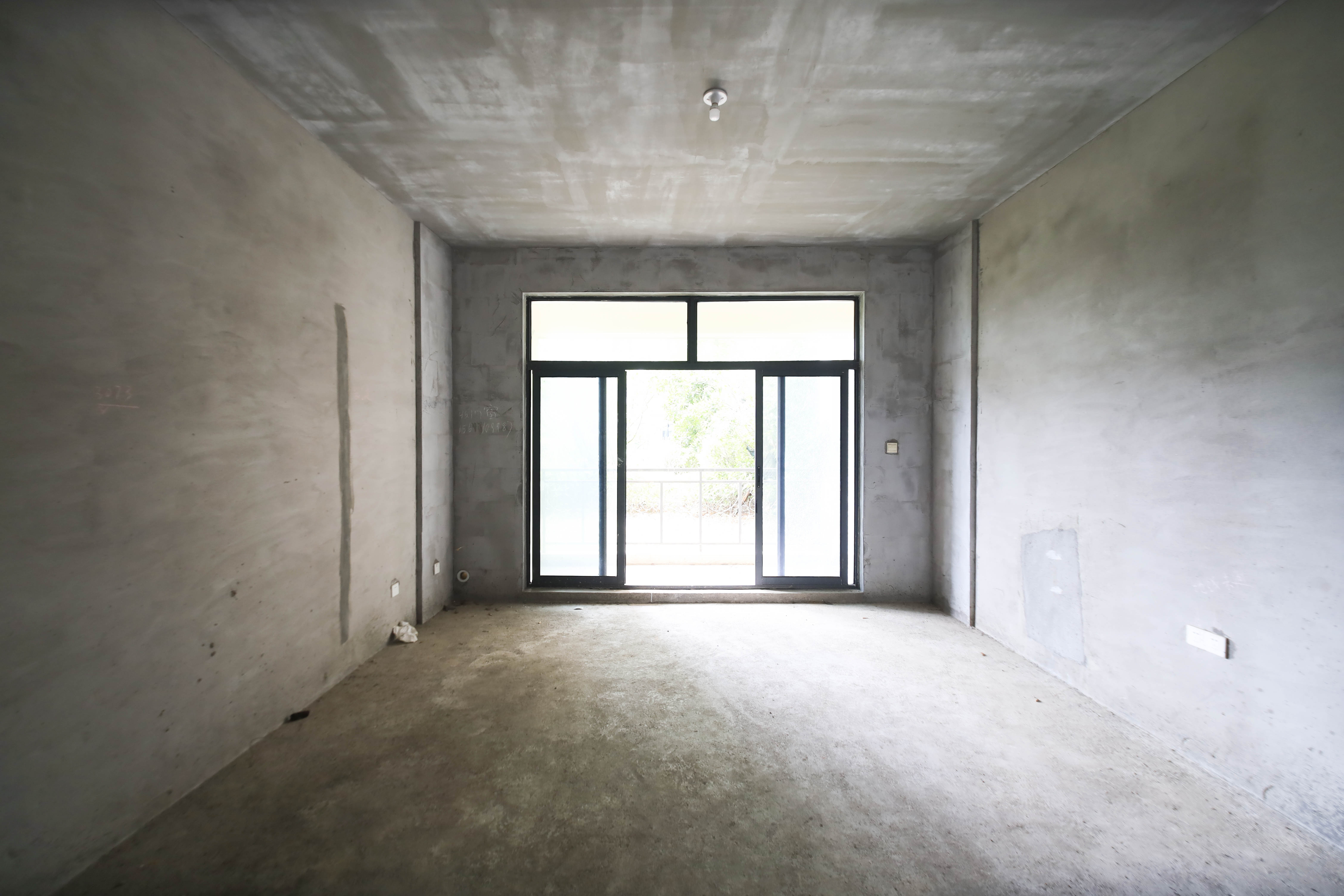 五矿万境园 4室2厅2卫 175.0万 五矿万境园 4室2厅2卫 175.0万客厅