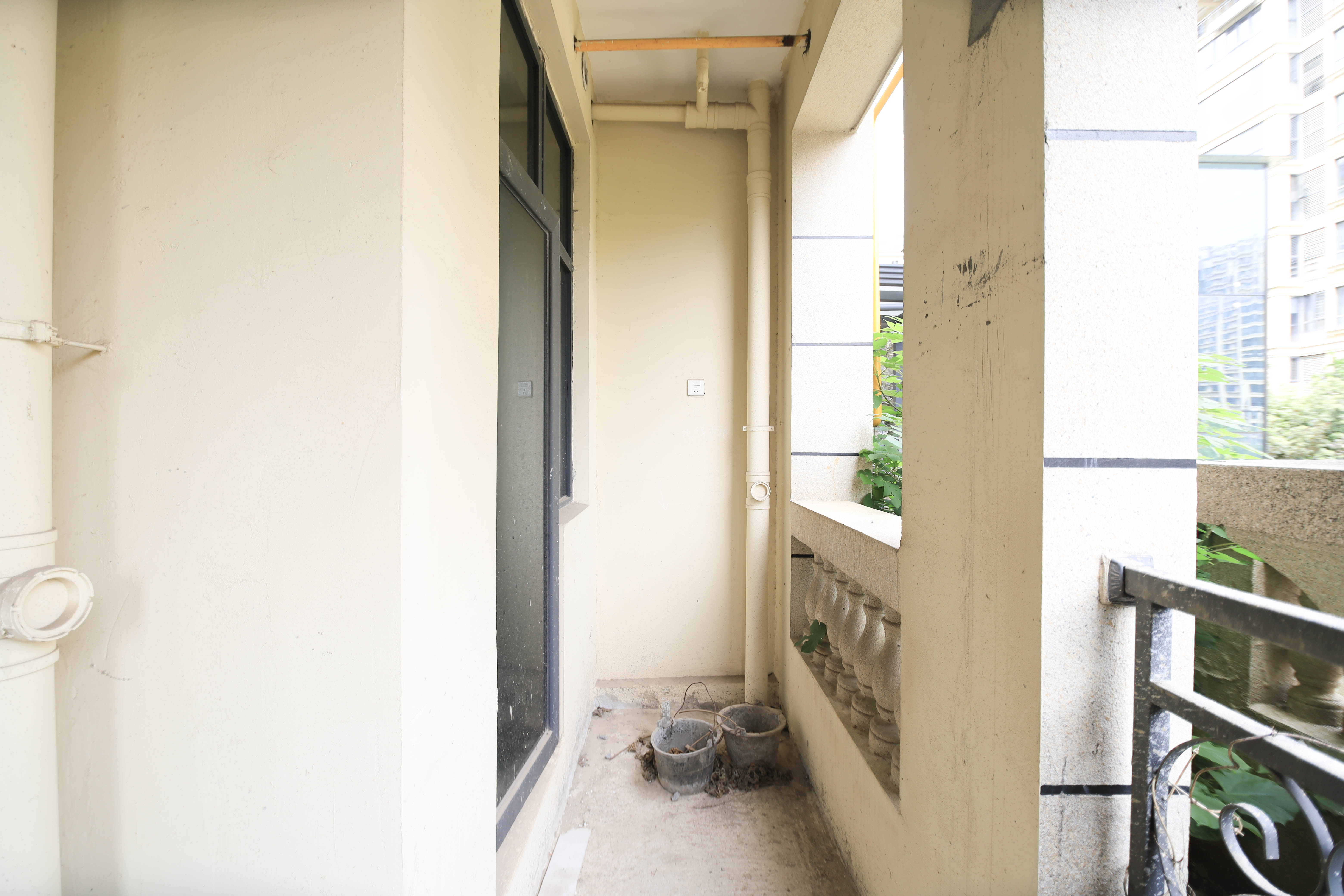 五矿万境园 4室2厅2卫 175.0万 五矿万境园 4室2厅2卫 175.0万阳台