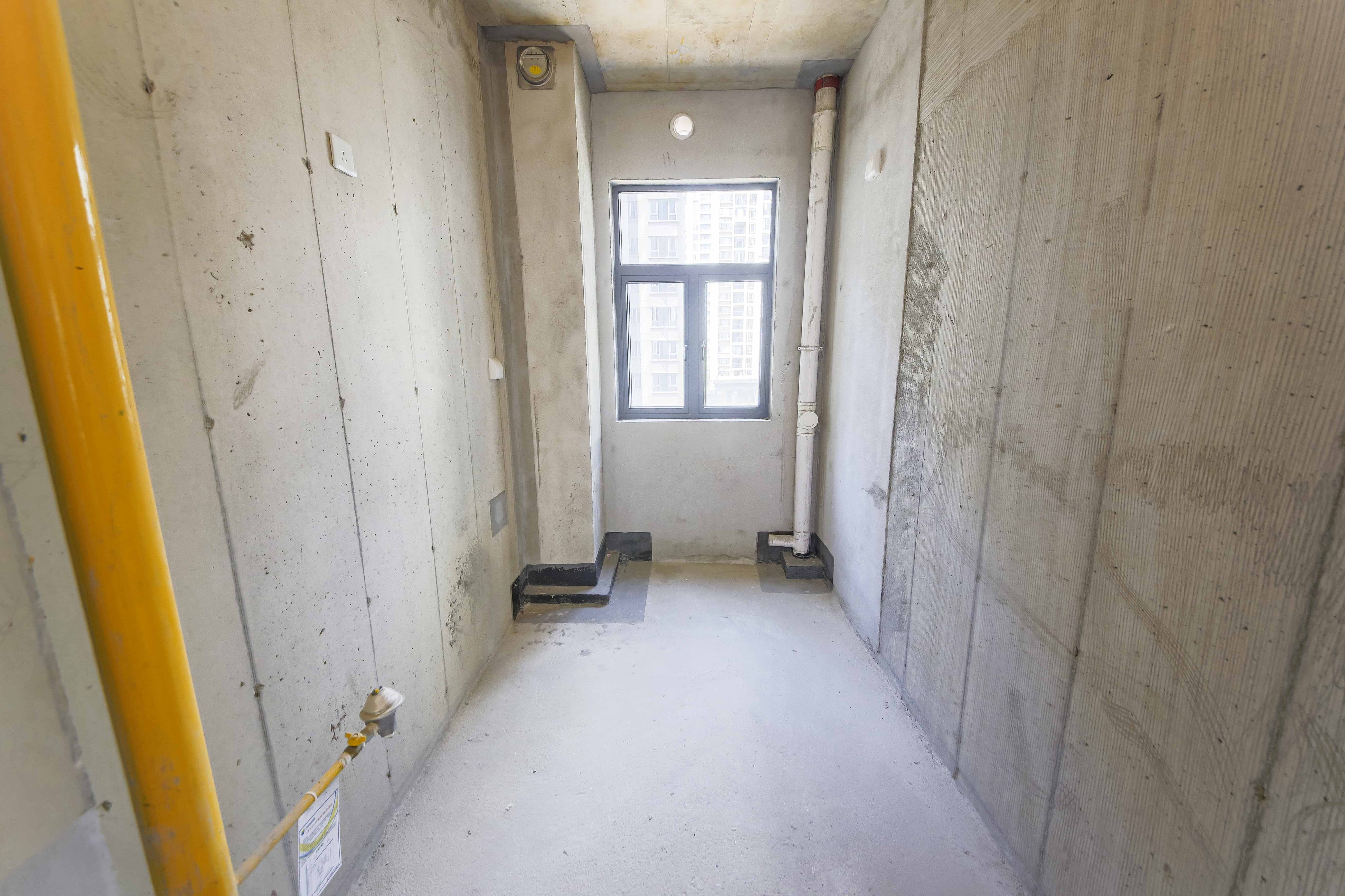 中建钰和城  4室2厅3卫   355.00万厨房
