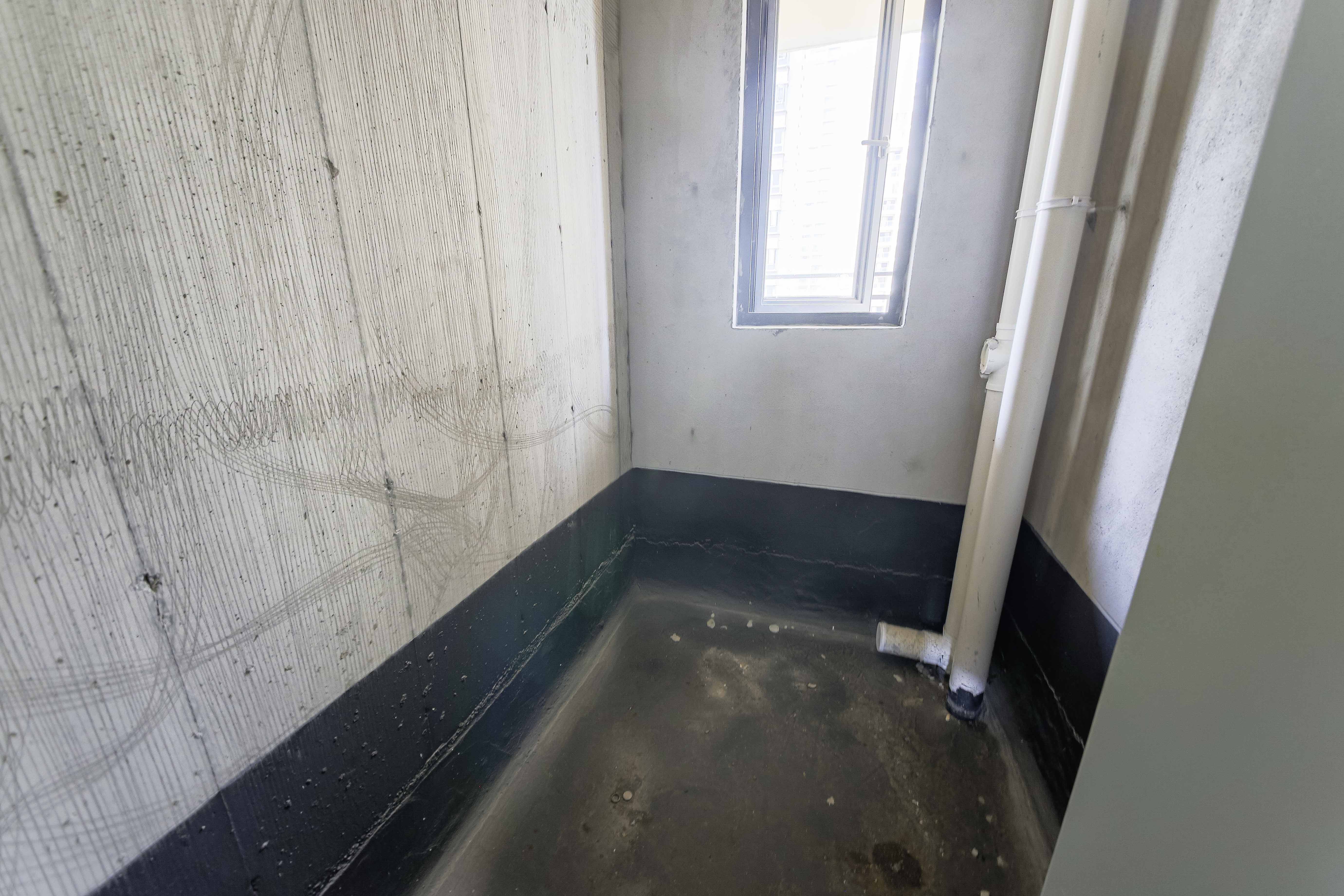 中建钰和城  4室2厅3卫   355.00万卫生间