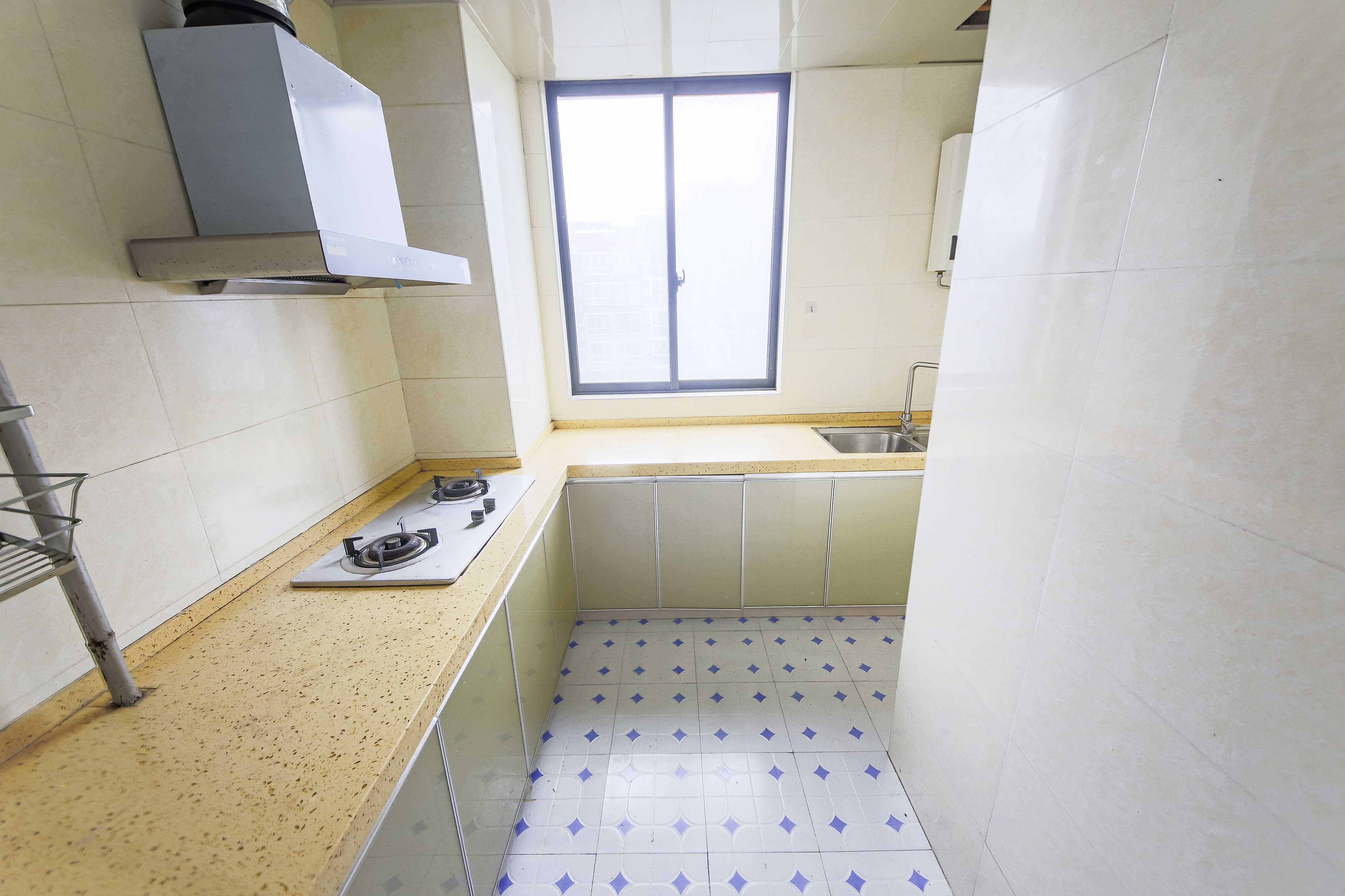 天城泰祥苑 4室2厅1卫 145.0万 天城泰祥苑 4室2厅1卫 145.0万厨房