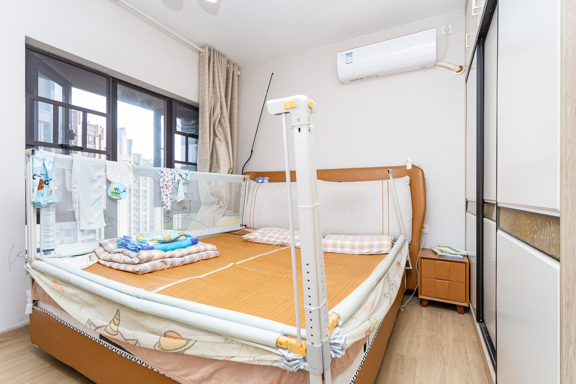时代倾城三期  2室2厅1卫   68.00万卧室