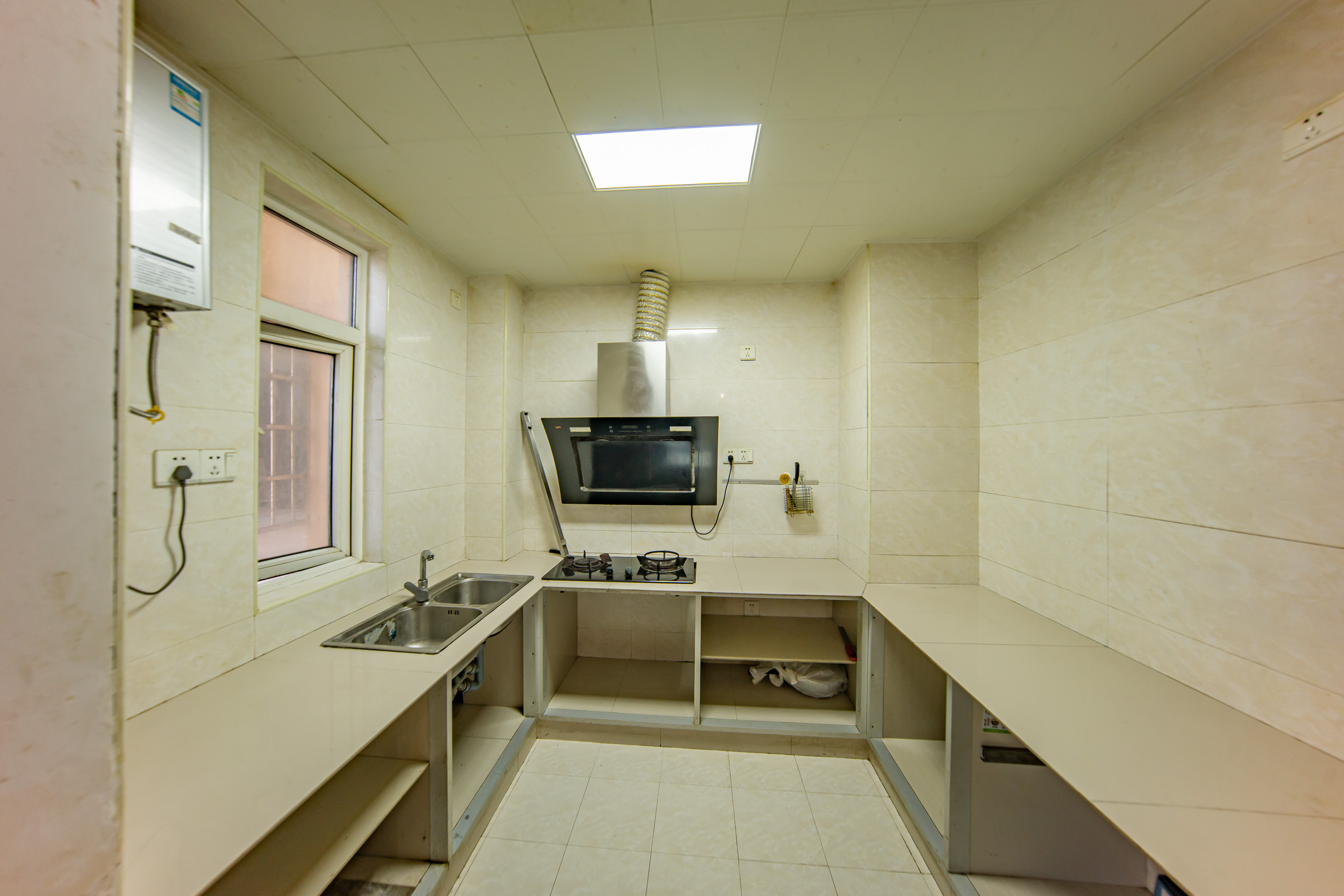 米兰春天 4室2厅2卫 79.5万 米兰春天 4室2厅2卫 79.5万厨房