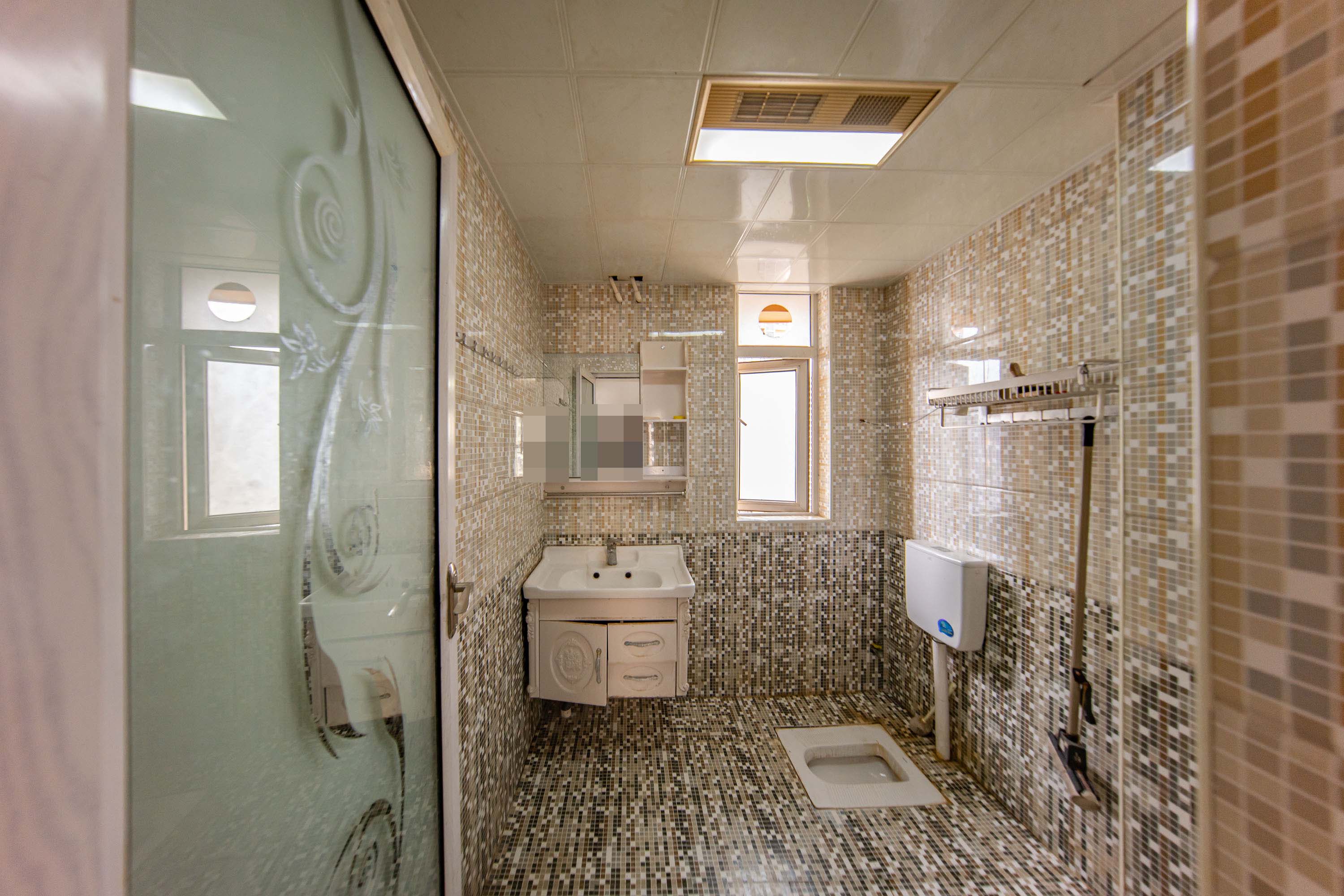 米兰春天 4室2厅2卫 79.5万 米兰春天 4室2厅2卫 79.5万卫生间