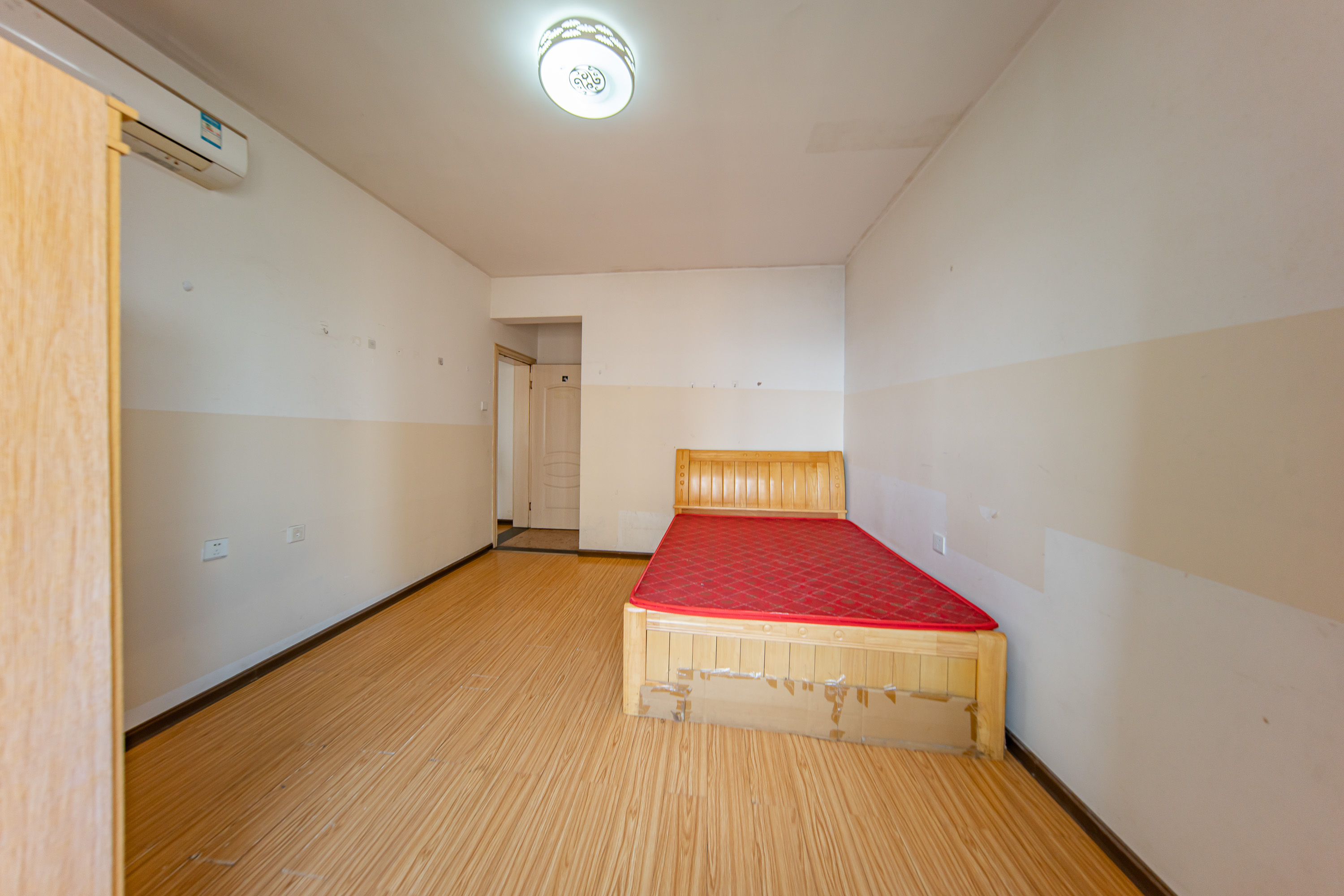 米兰春天 4室2厅2卫 79.5万 米兰春天 4室2厅2卫 79.5万卧室