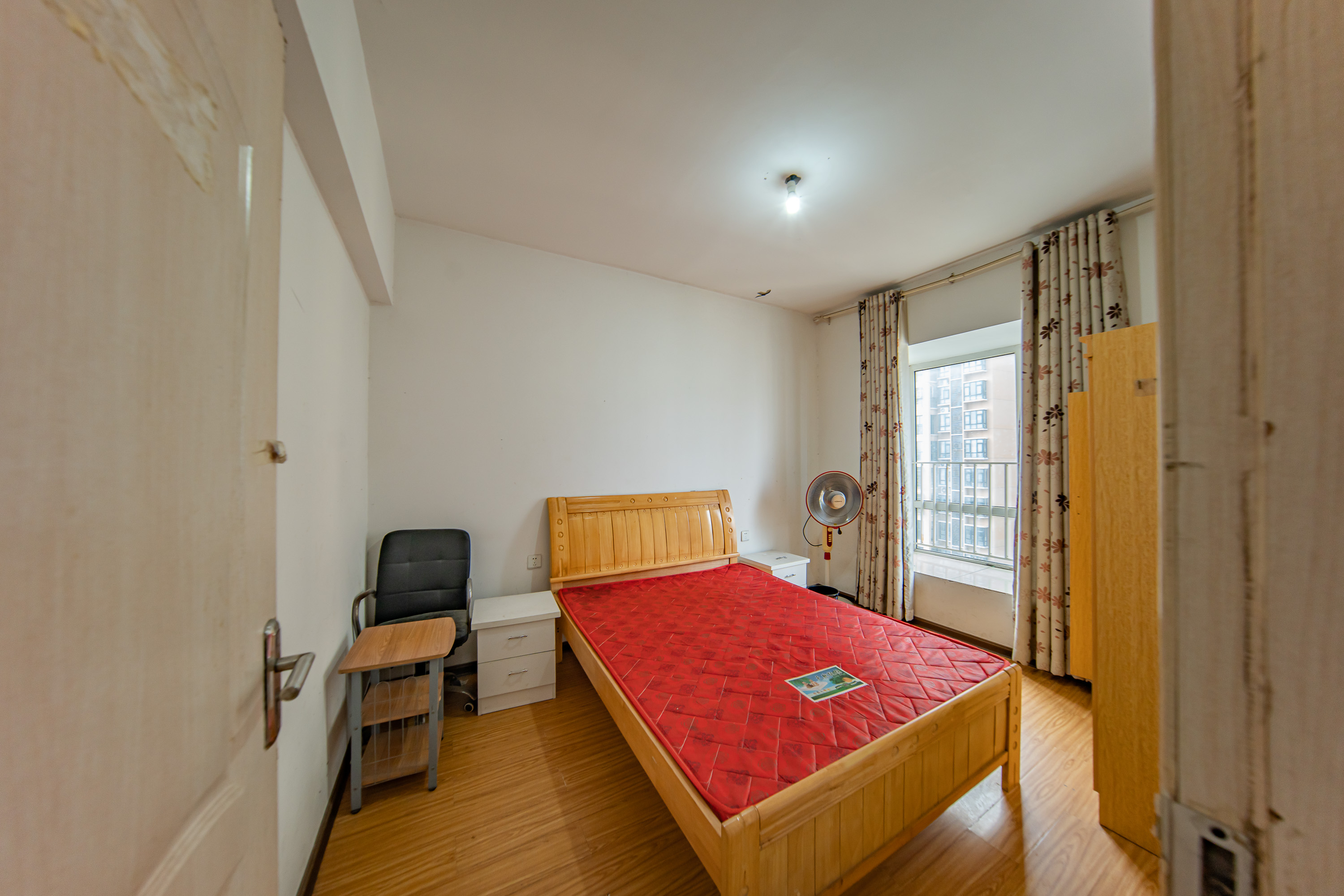 米兰春天 4室2厅2卫 79.5万 米兰春天 4室2厅2卫 79.5万卧室