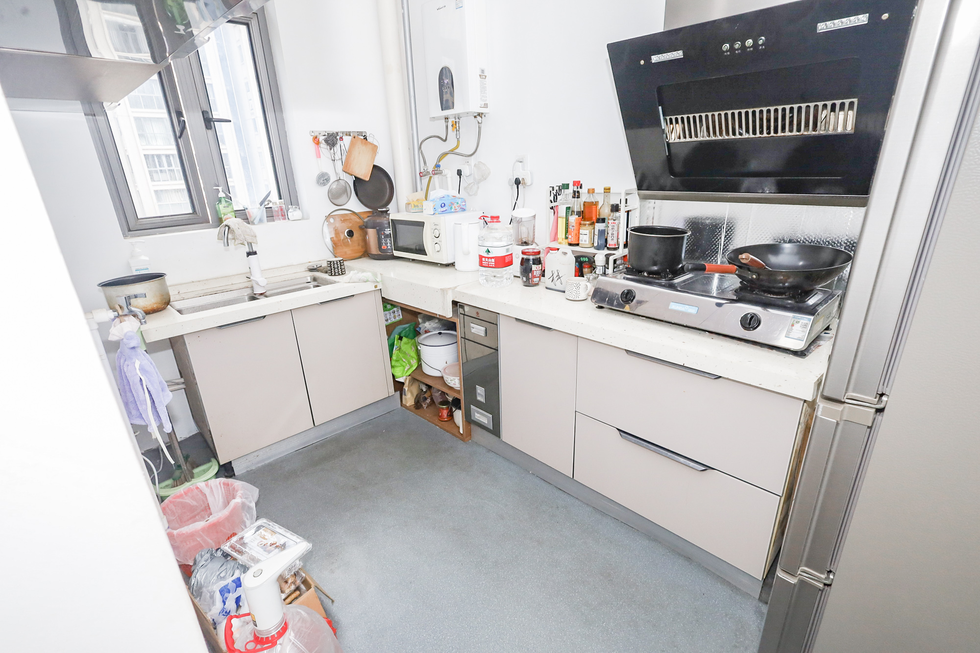 八方小区C区  3室2厅2卫    405.0万厨房