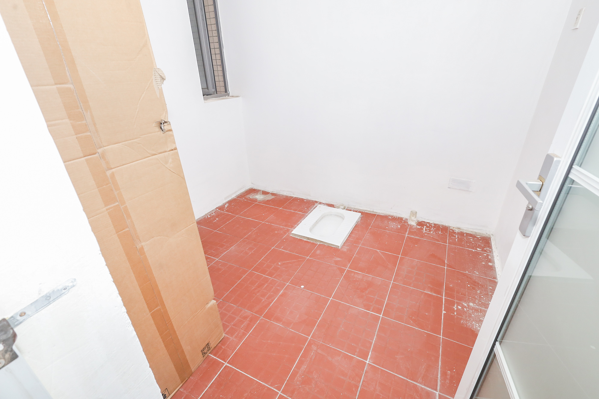 八方小区C区  3室2厅2卫    405.0万卫生间