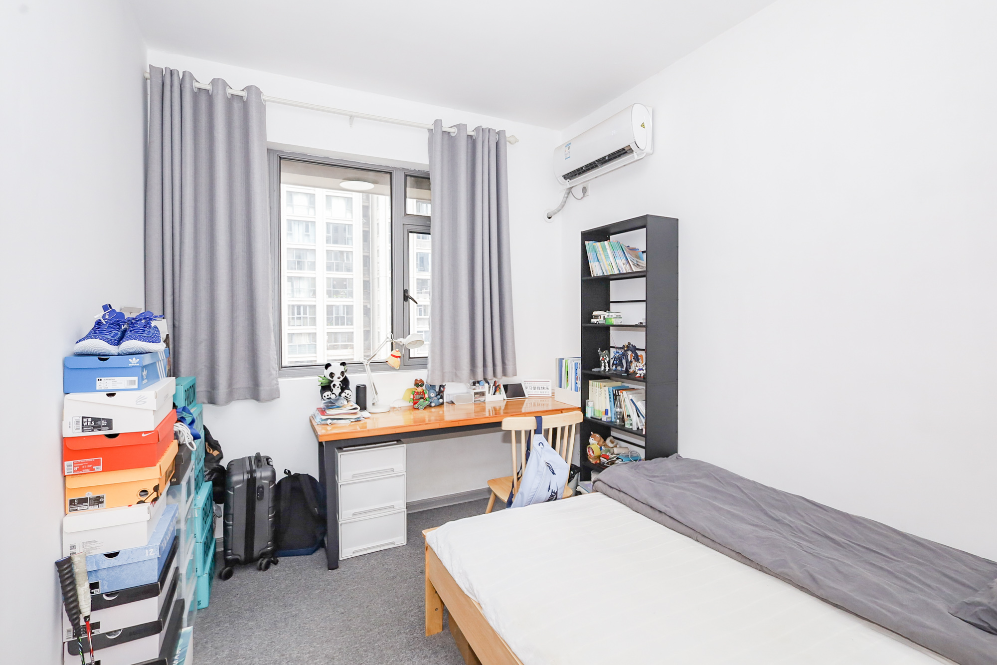 八方小区C区  3室2厅2卫    405.0万卧室