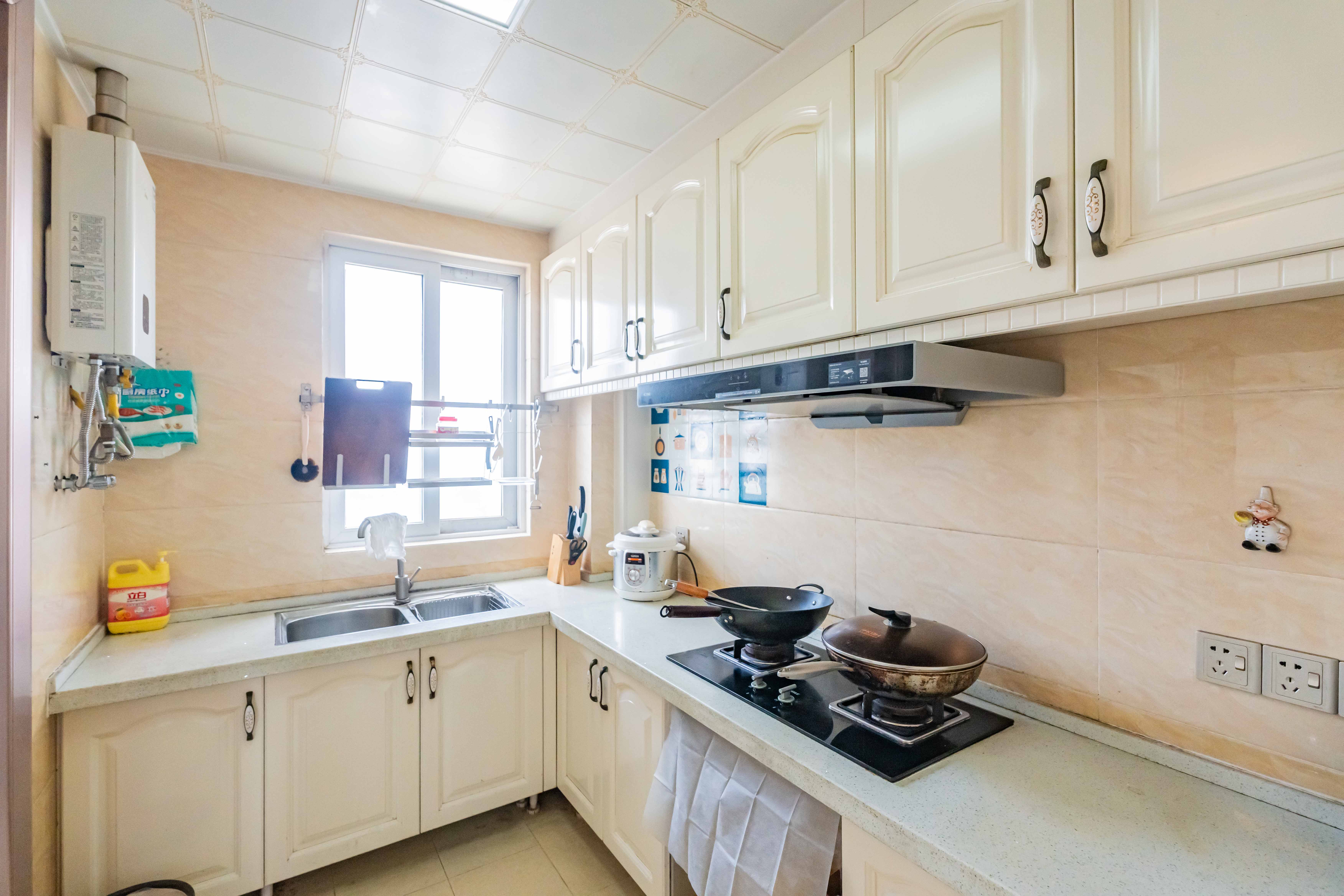 五矿沁园金城(春和景园)  4室2厅2卫    140.0万 五矿沁园金城(春和景园)  4室2厅2卫    140.0万厨房