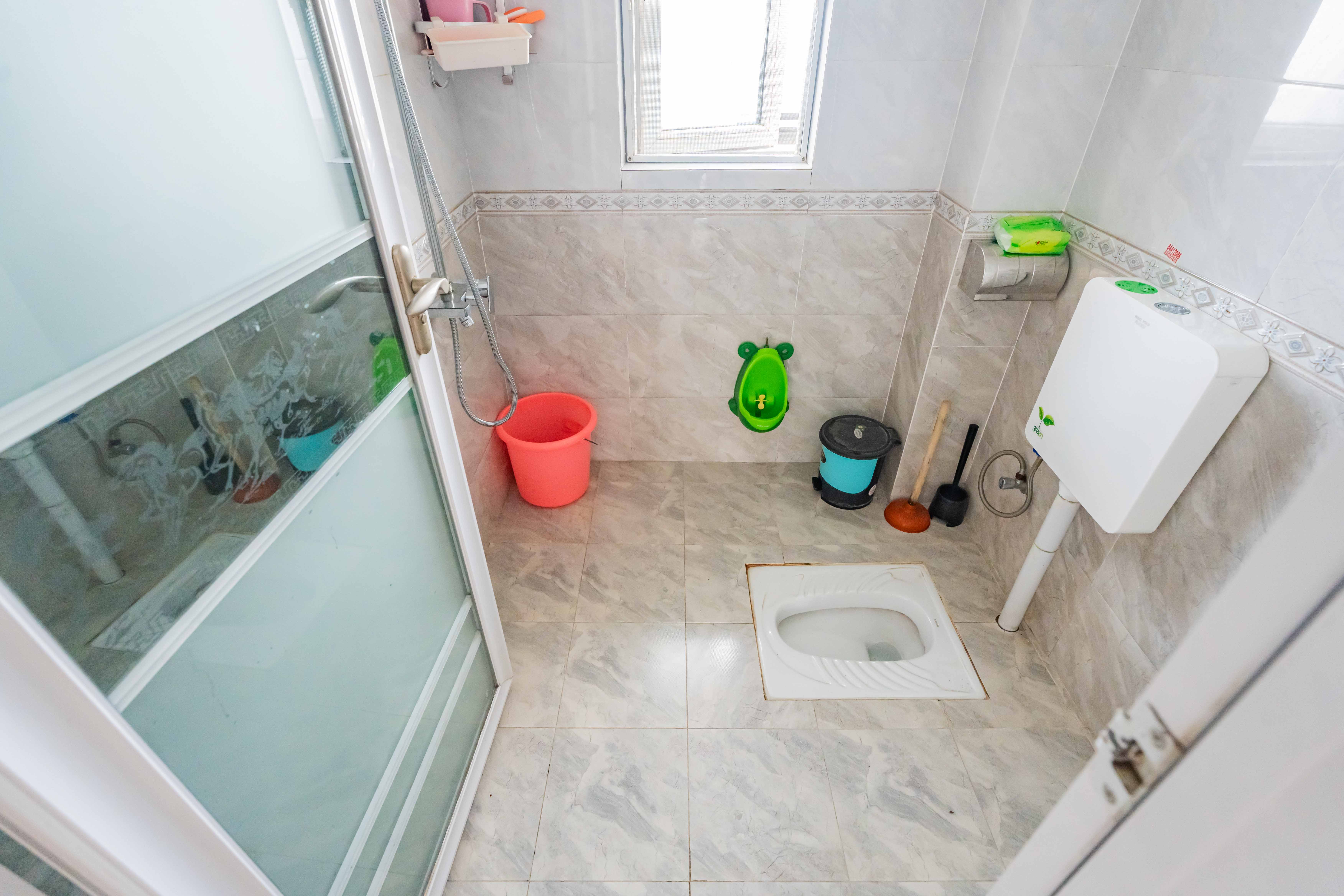 五矿沁园金城(春和景园)  4室2厅2卫    140.0万 五矿沁园金城(春和景园)  4室2厅2卫    140.0万卫生间