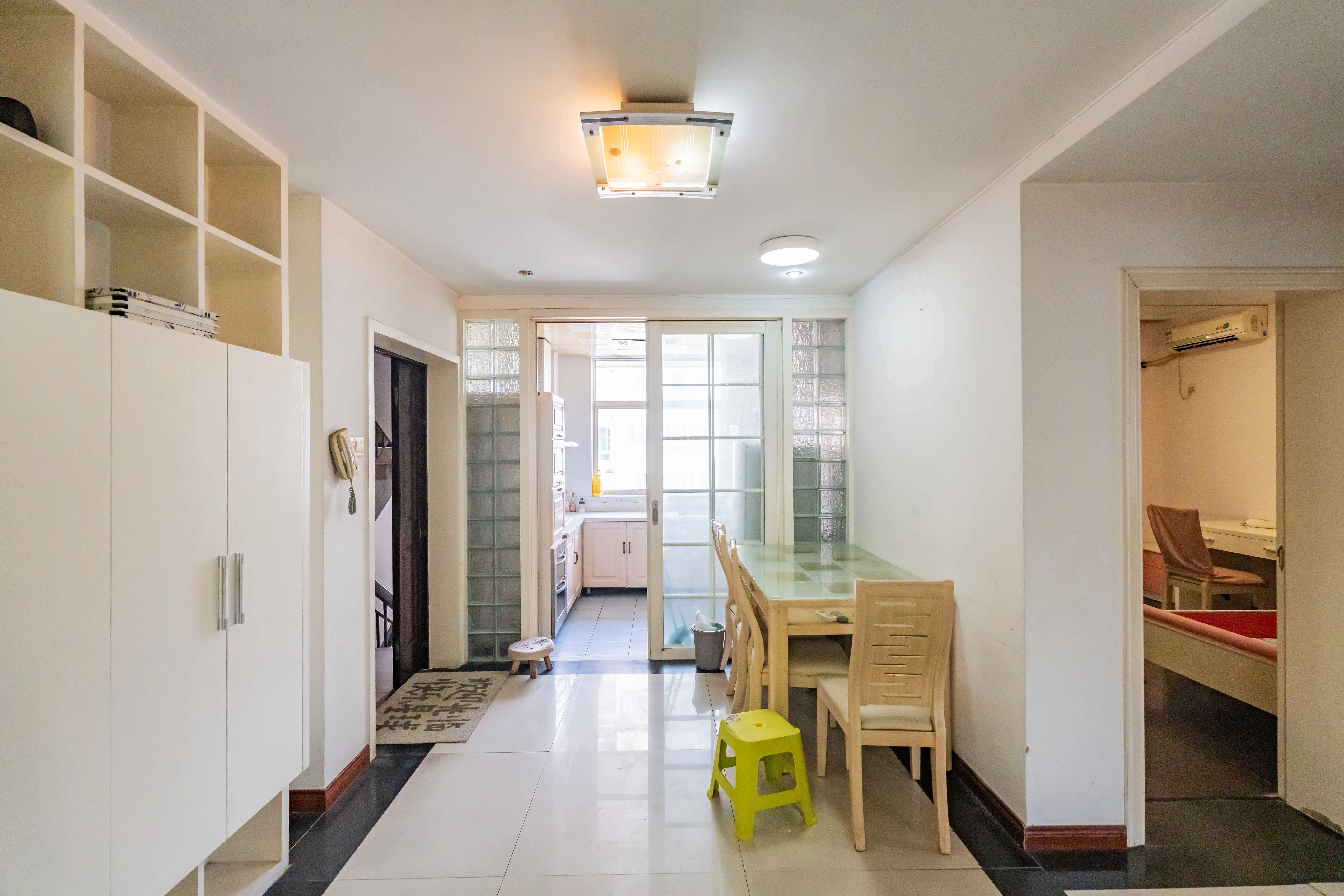 四季美景一、二期 2室2厅1卫 73.8万 四季美景一、二期 2室2厅1卫 73.8万客厅