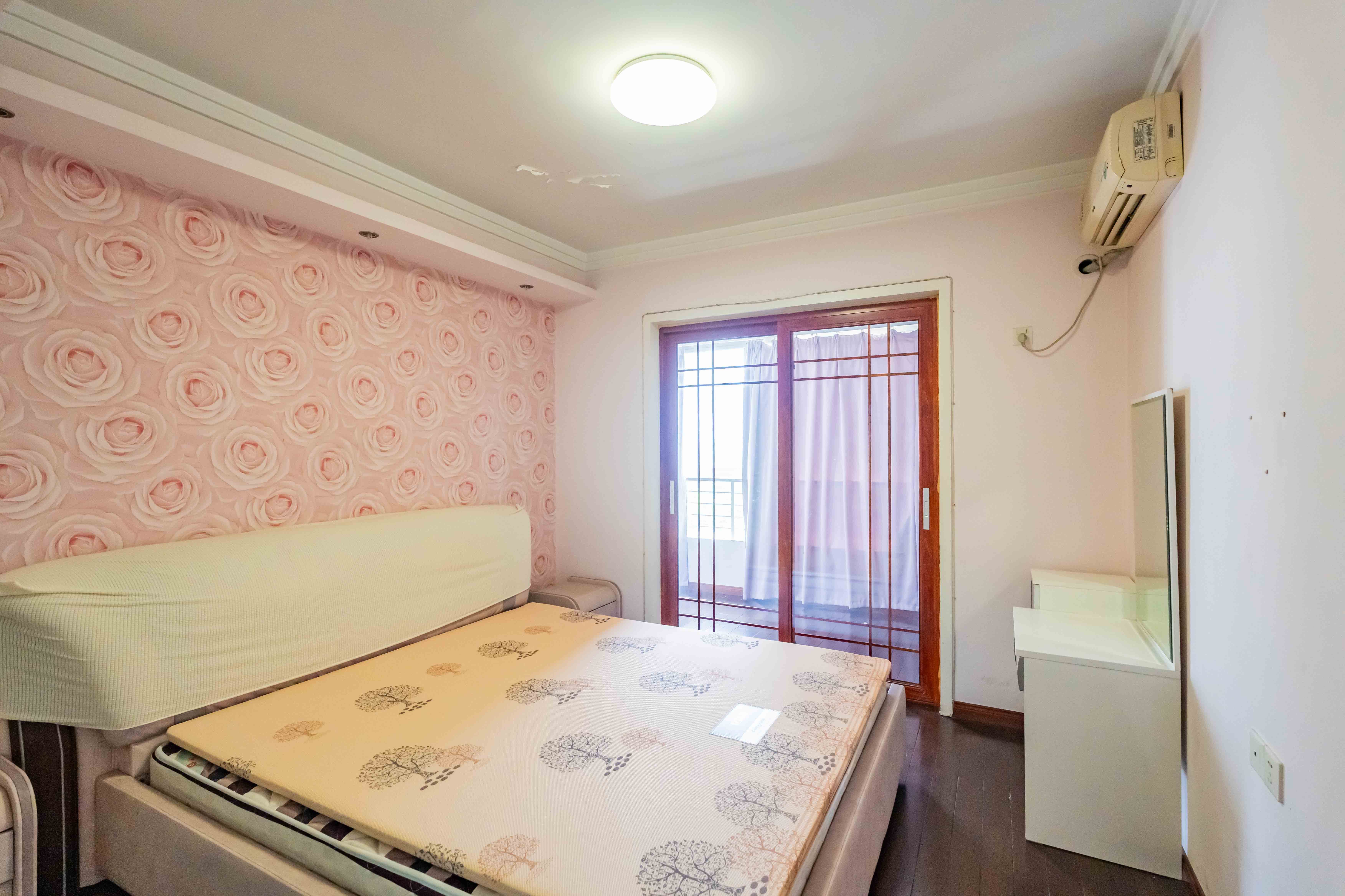 四季美景一、二期 2室2厅1卫 73.8万 四季美景一、二期 2室2厅1卫 73.8万卧室