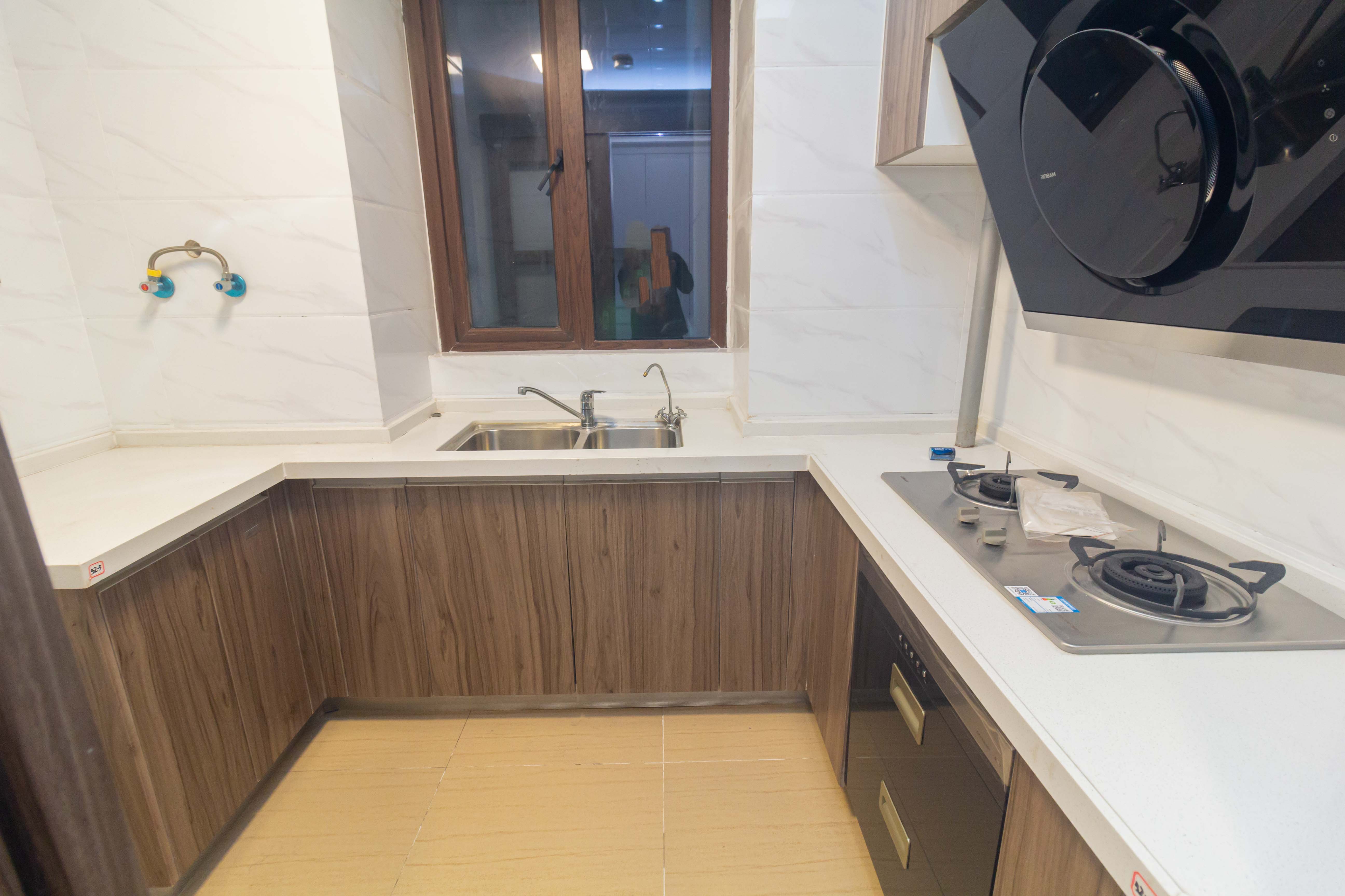 碧桂园星城首府  3室2厅2卫    65.0万 碧桂园星城首府  3室2厅2卫    65.0万厨房