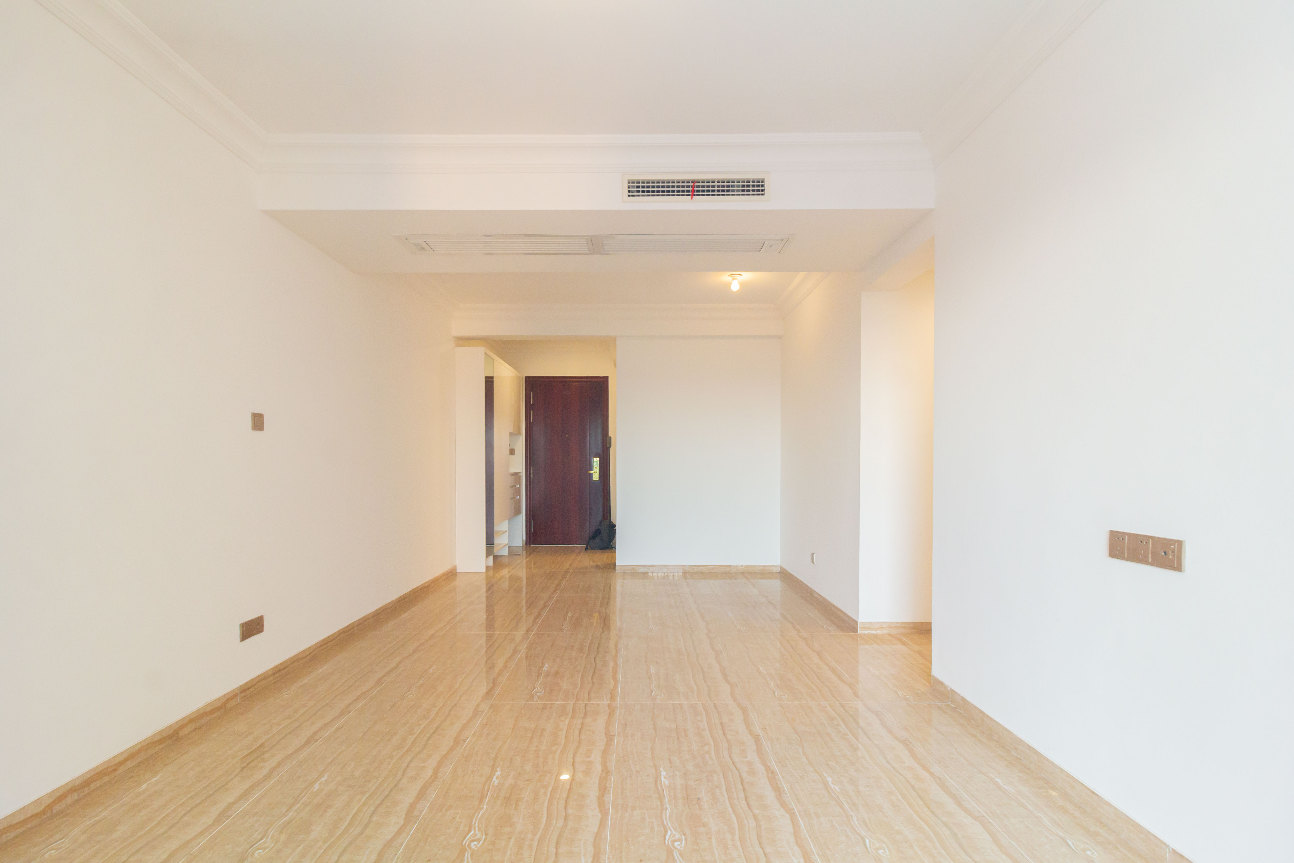 碧桂园星城首府  3室2厅2卫    65.0万 碧桂园星城首府  3室2厅2卫    65.0万客厅