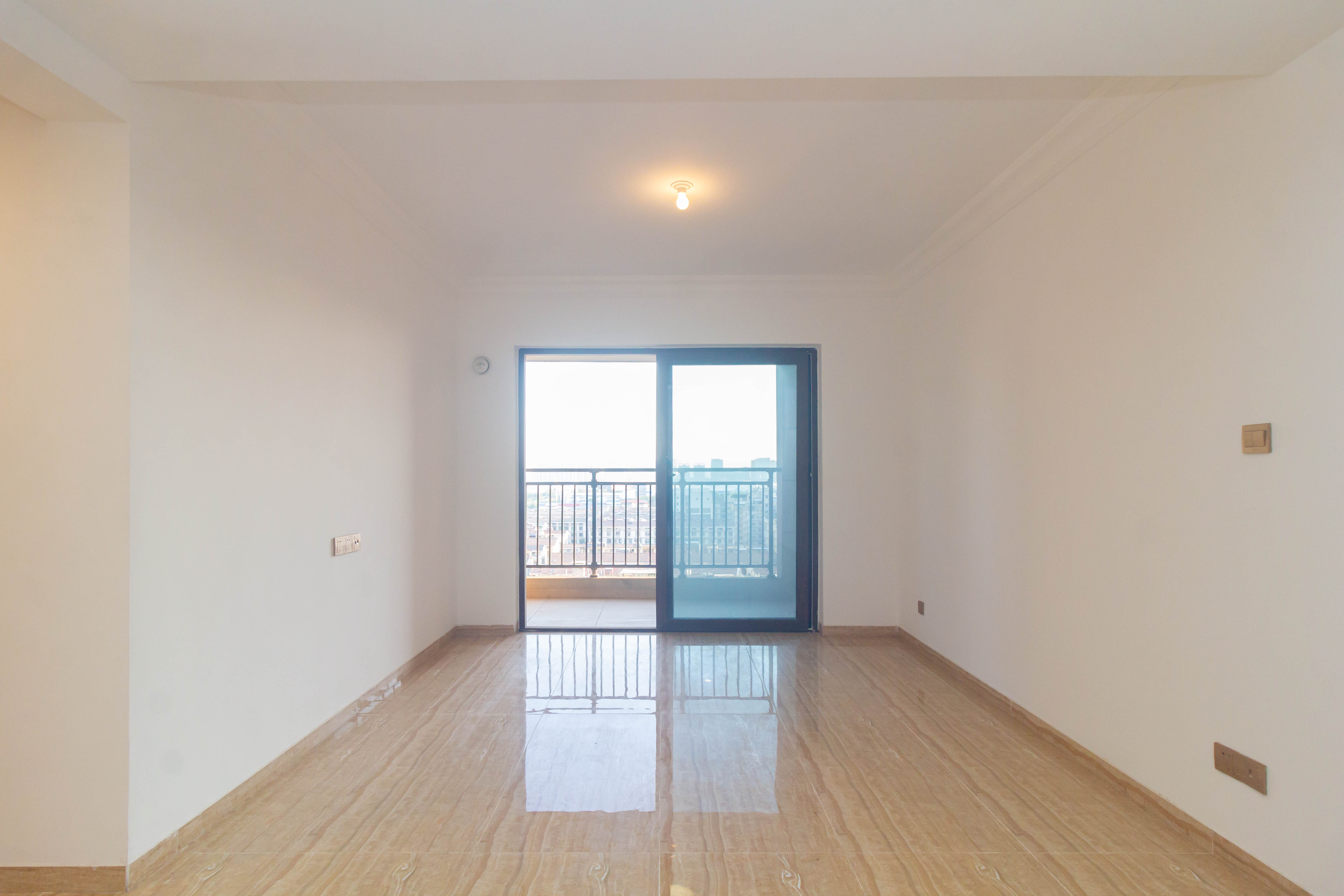 碧桂园星城首府  3室2厅2卫    65.0万 碧桂园星城首府  3室2厅2卫    65.0万客厅