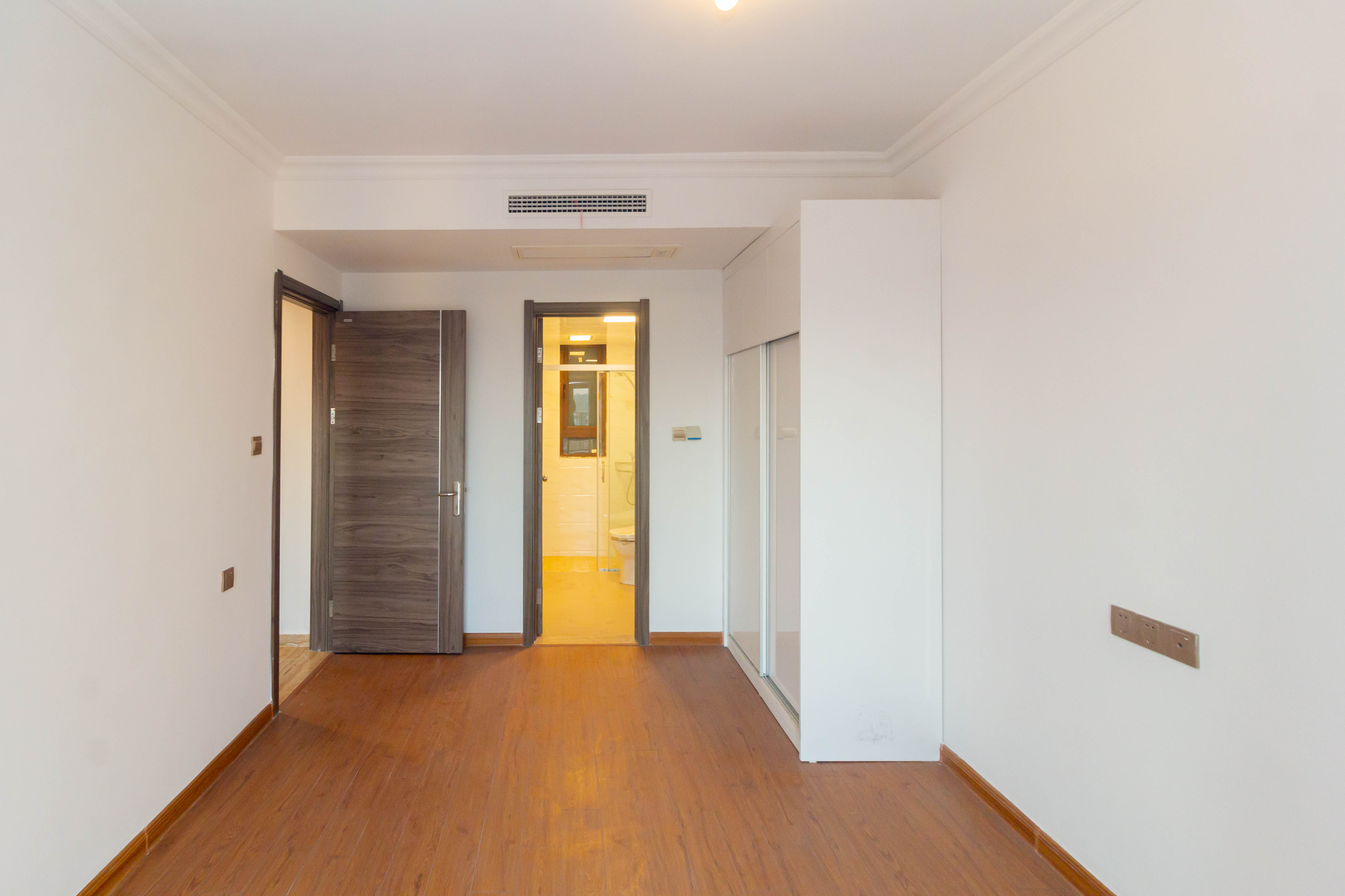 碧桂园星城首府  3室2厅2卫    65.0万 碧桂园星城首府  3室2厅2卫    65.0万卧室