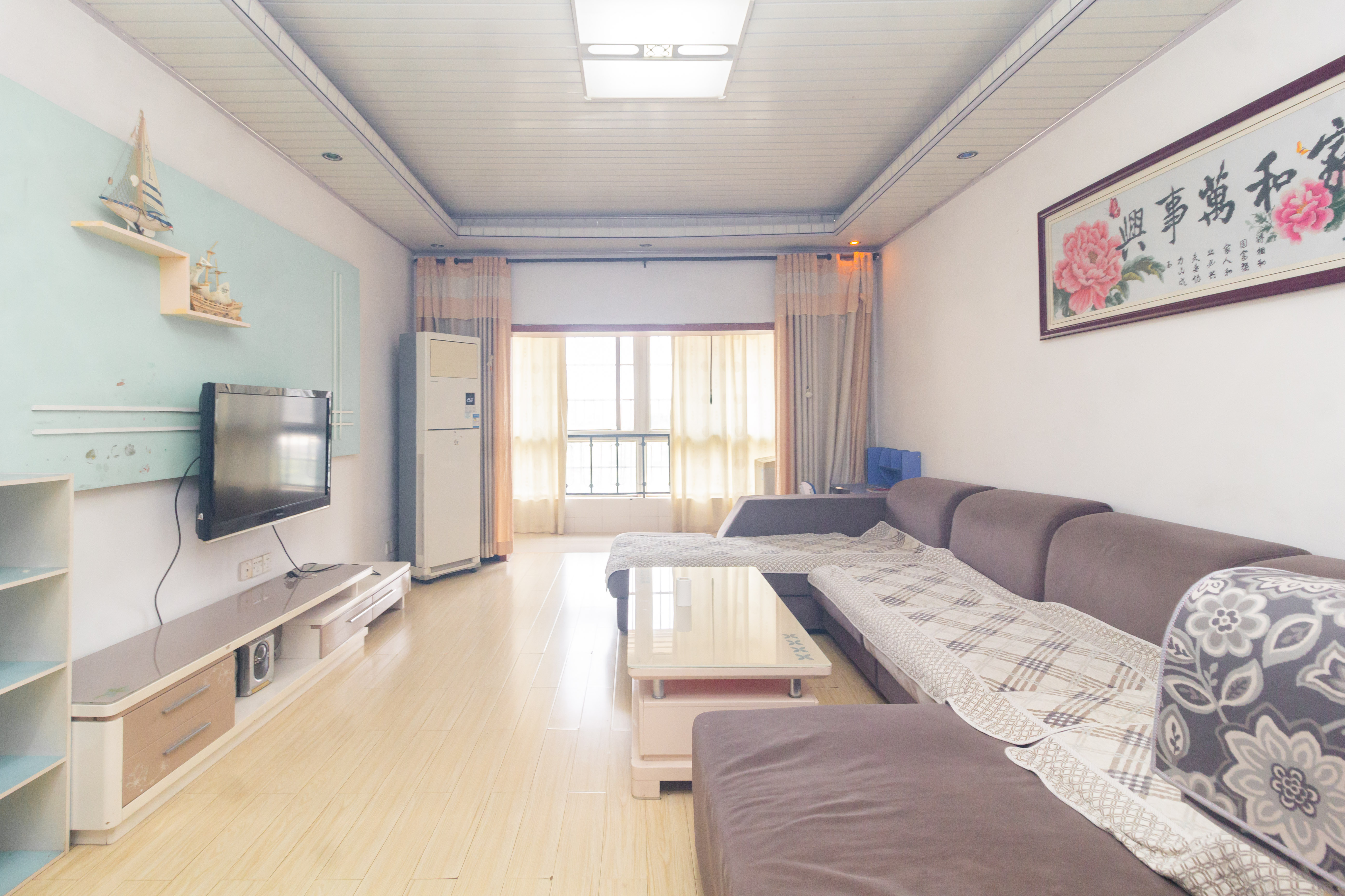 东城名苑 2室2厅2卫 38.0万 东城名苑 2室2厅2卫 38.0万客厅