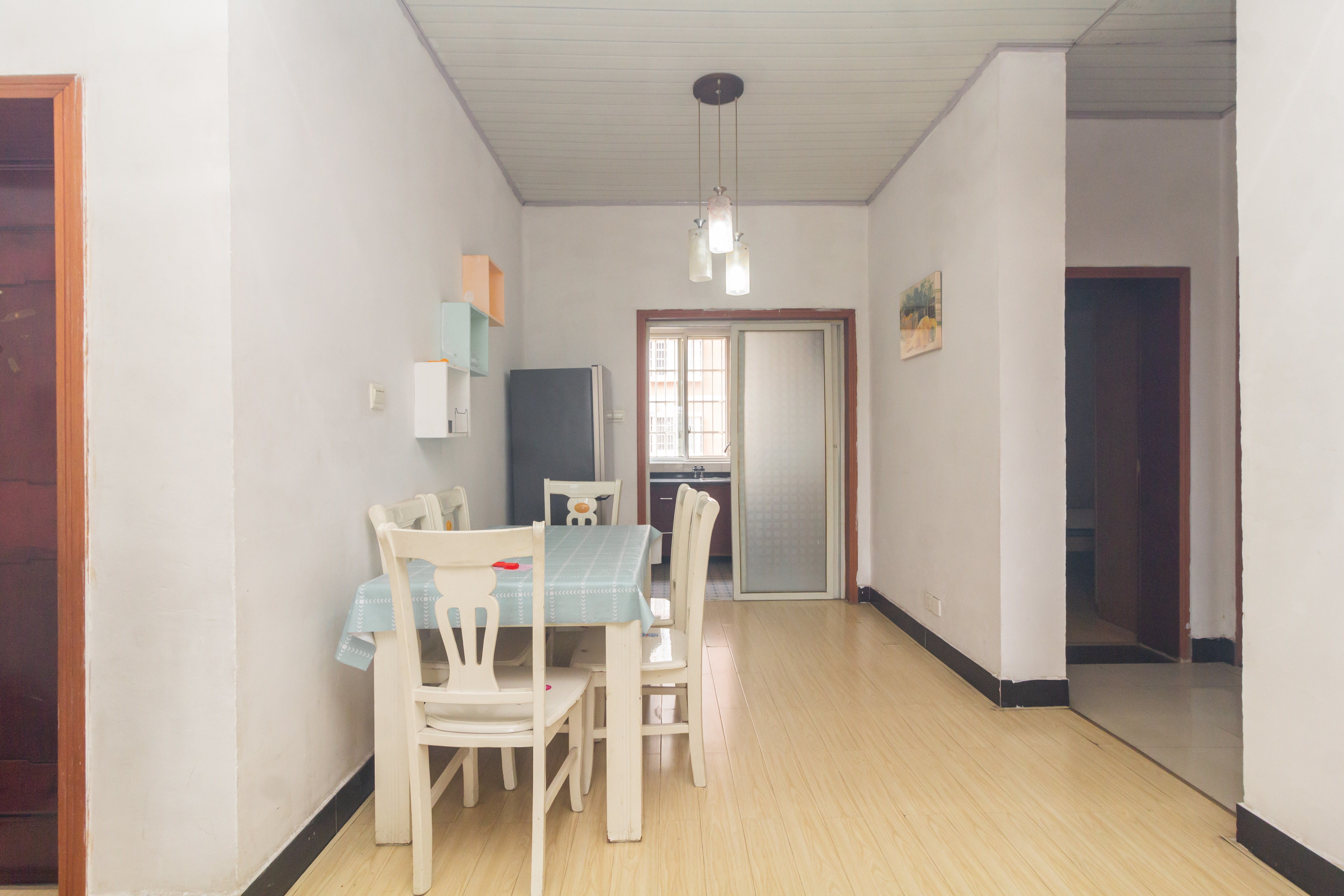 东城名苑 2室2厅2卫 38.0万 东城名苑 2室2厅2卫 38.0万客厅