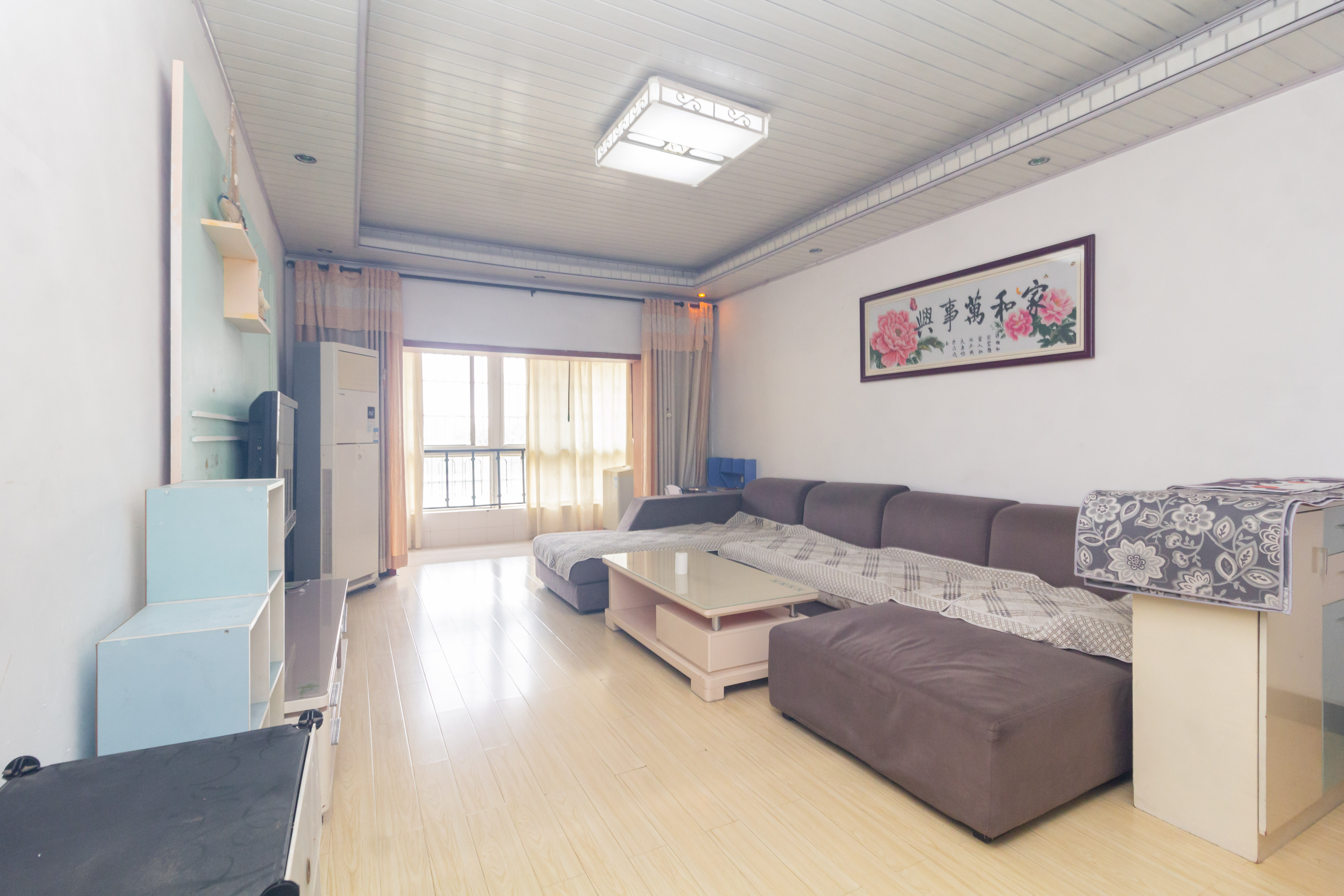 东城名苑 2室2厅2卫 38.0万 东城名苑 2室2厅2卫 38.0万客厅