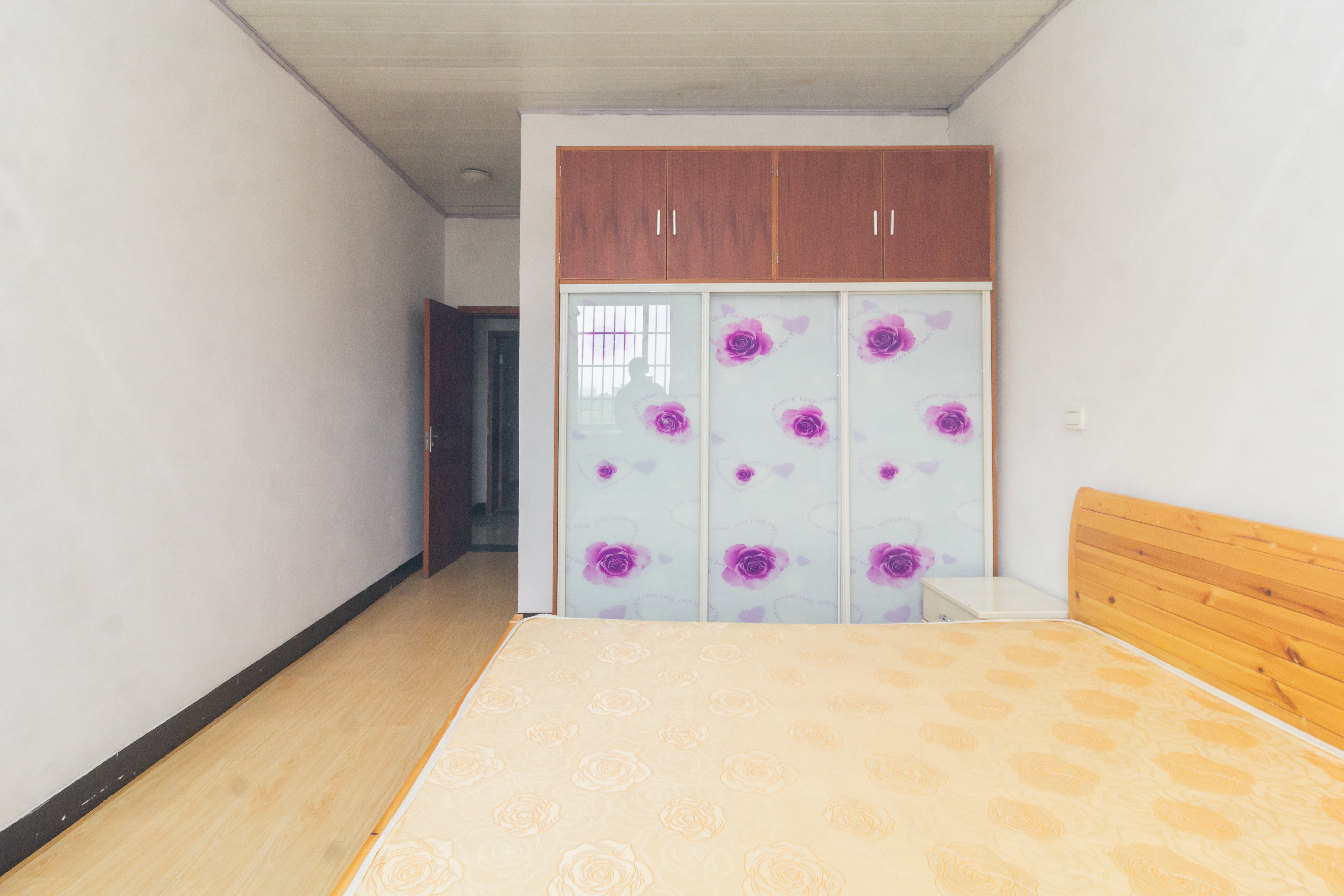 东城名苑 2室2厅2卫 38.0万 东城名苑 2室2厅2卫 38.0万卧室