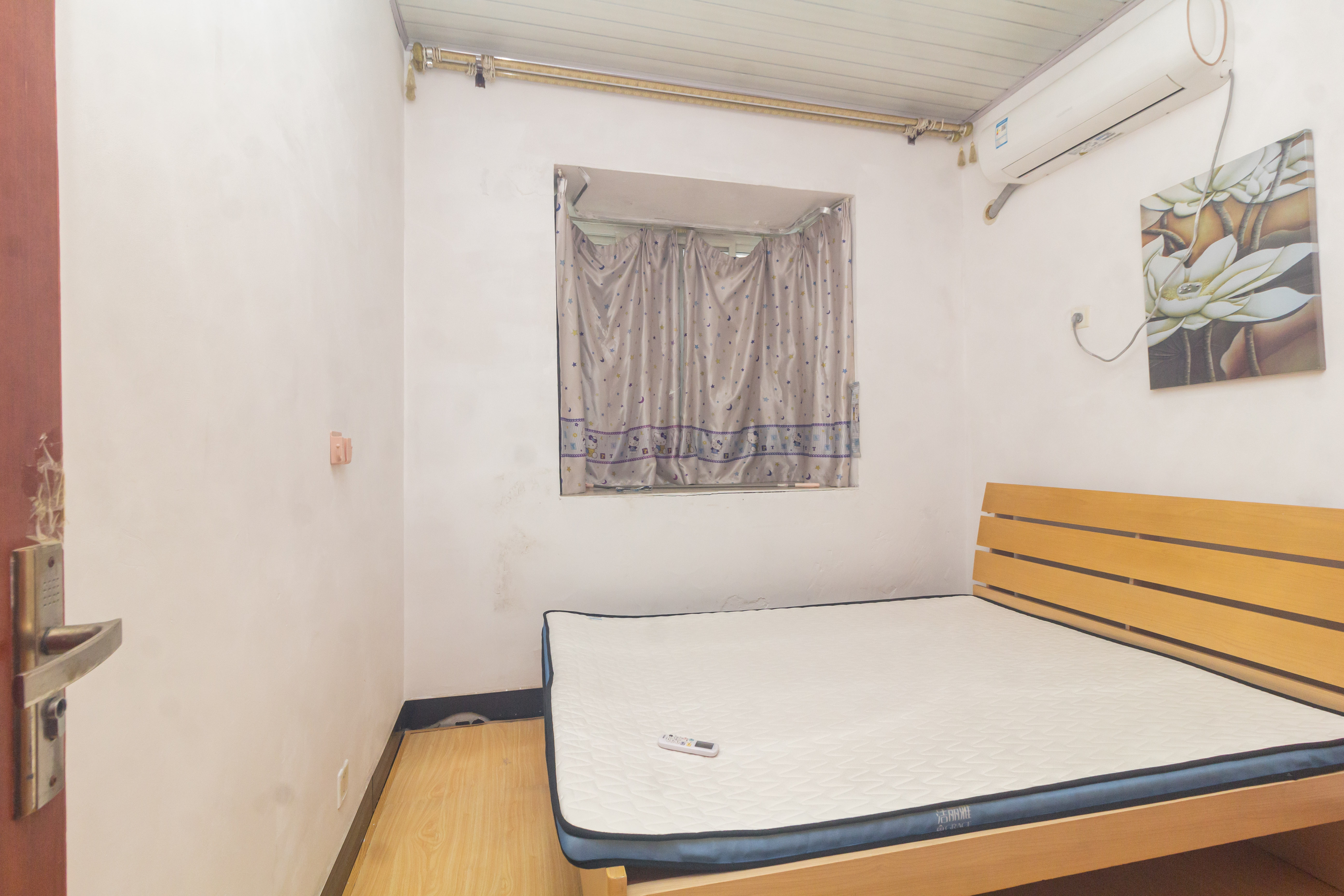 东城名苑 2室2厅2卫 38.0万 东城名苑 2室2厅2卫 38.0万卧室