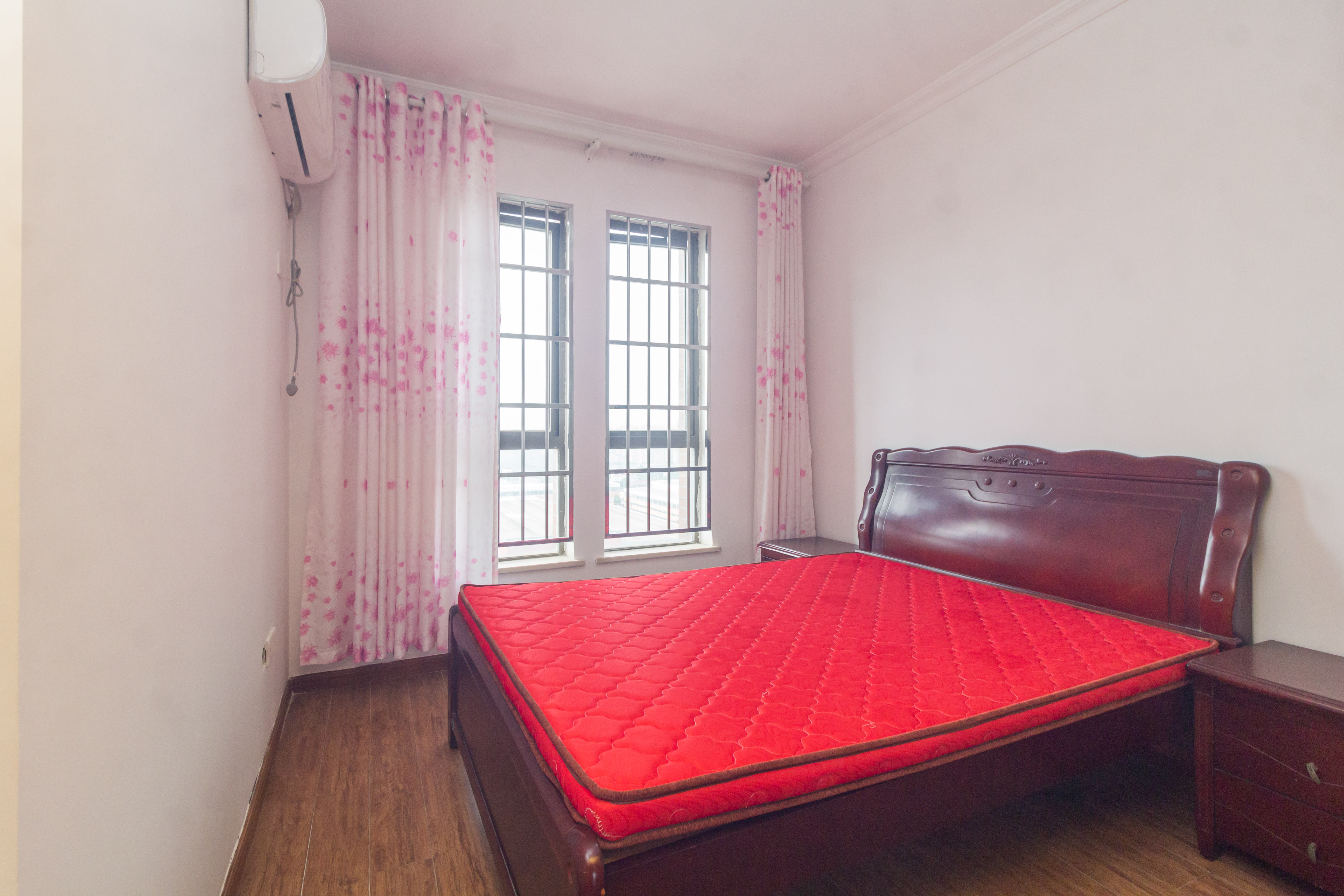 方略潇邦  4室2厅2卫    85.0万 方略潇邦  4室2厅2卫    85.0万卧室