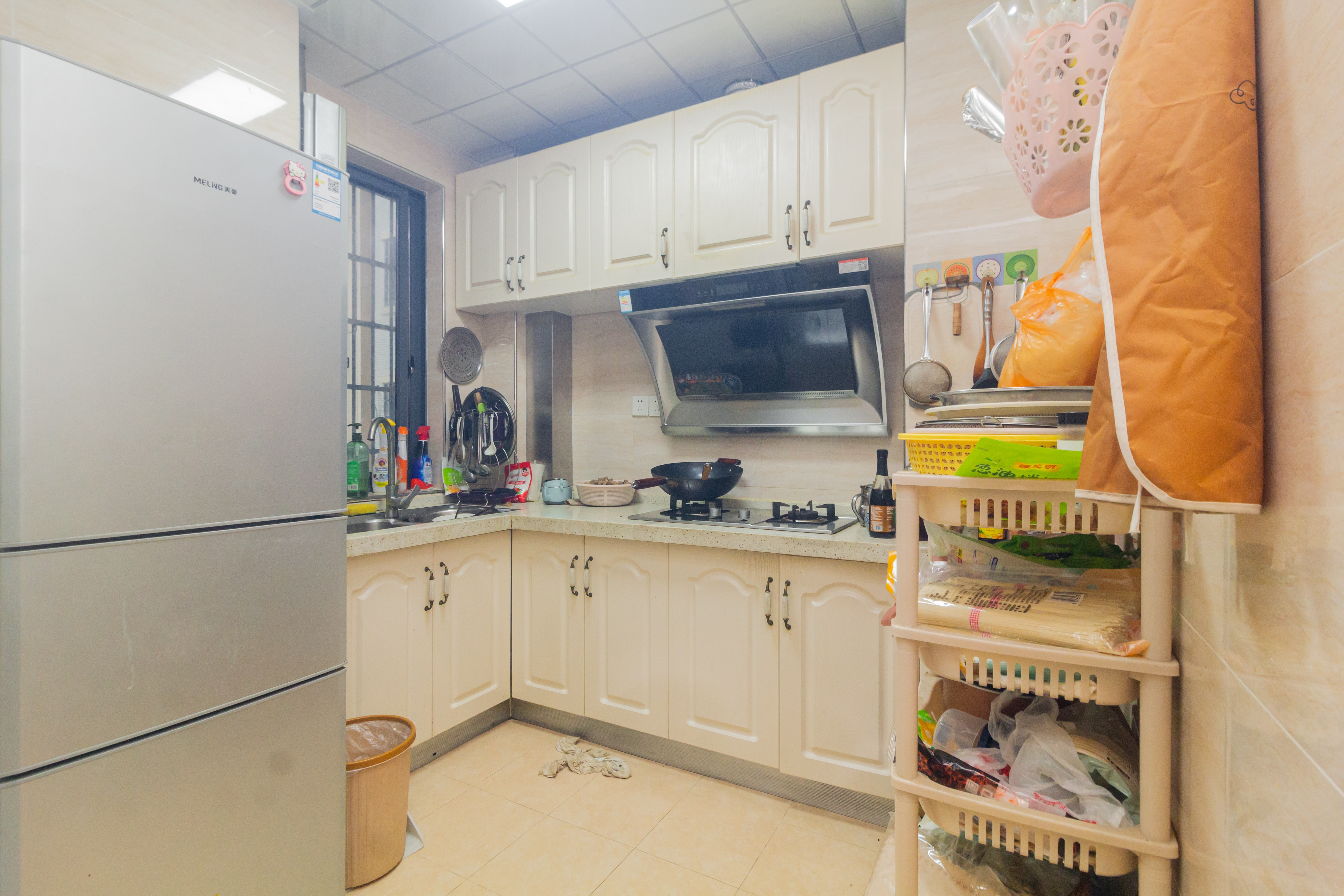 佳美紫郡 3室2厅1卫 63.8万 佳美紫郡 3室2厅1卫 63.8万厨房