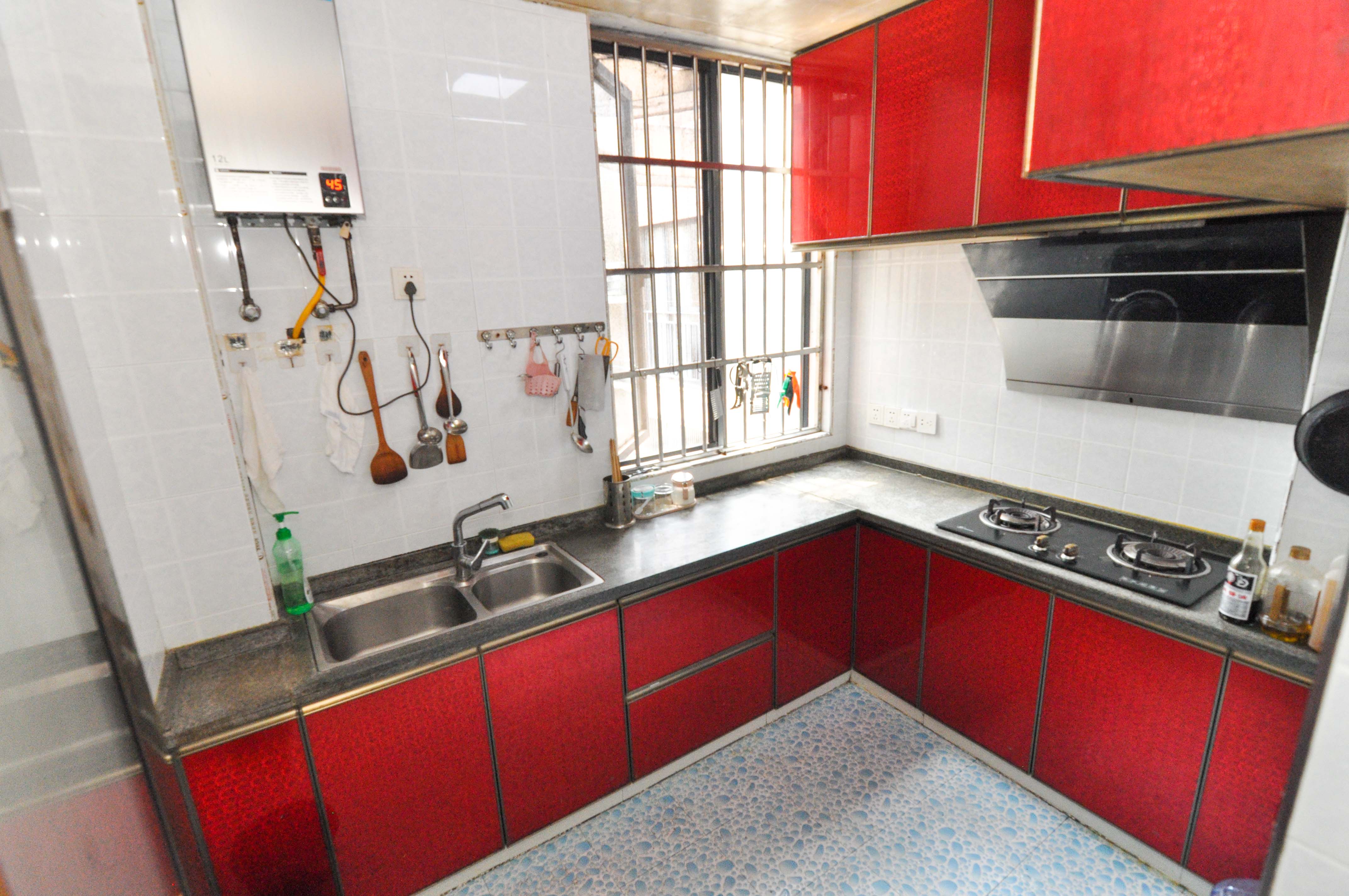 地华梅溪湖畔  2室2厅1卫    62.8万 地华梅溪湖畔  2室2厅1卫    62.8万厨房