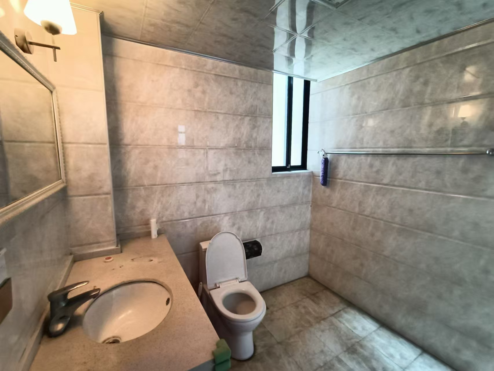 湘银三期水岸蓝郡 4室2厅2卫 75.0万 湘银三期水岸蓝郡 4室2厅2卫 75.0万室内图