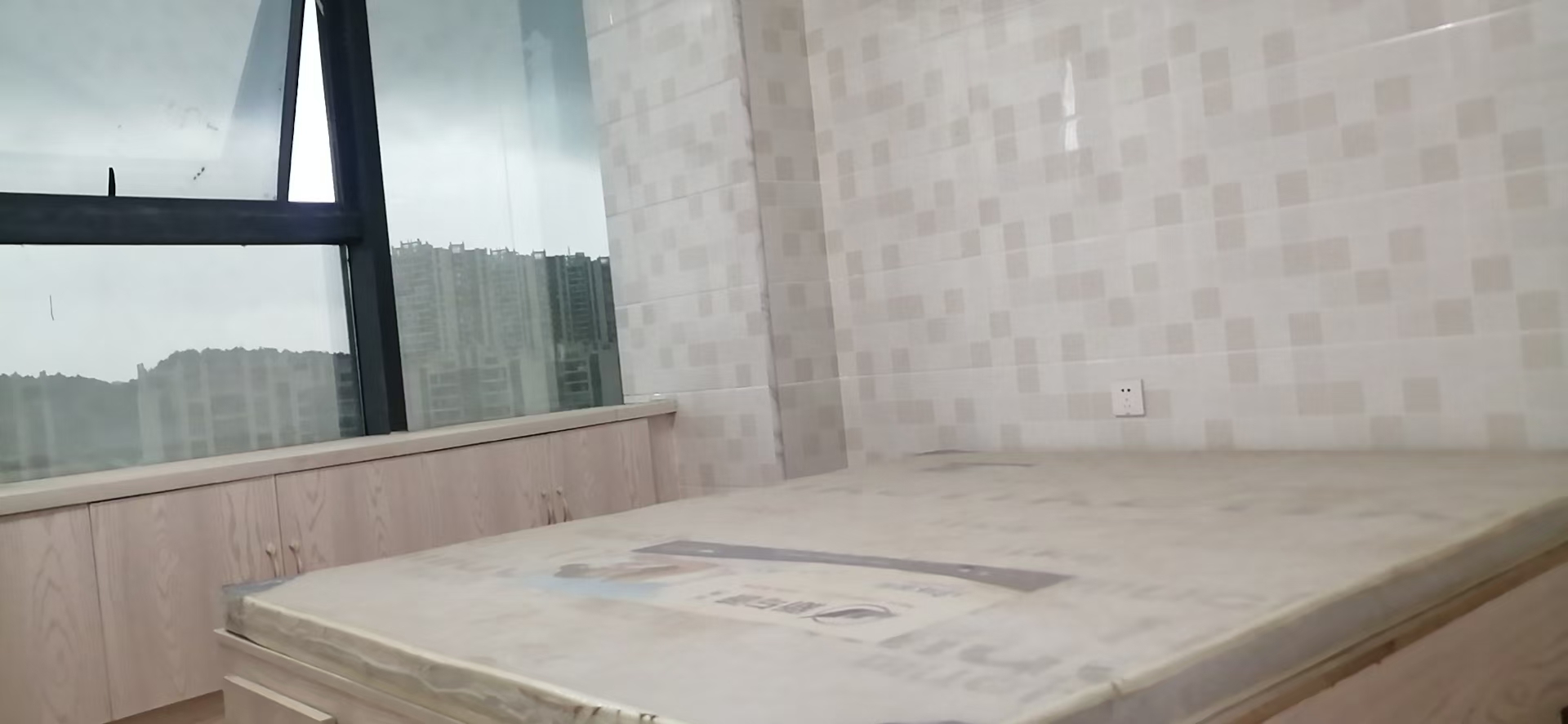 百弘学府城  2室2厅1卫   1300.00元/月室内图