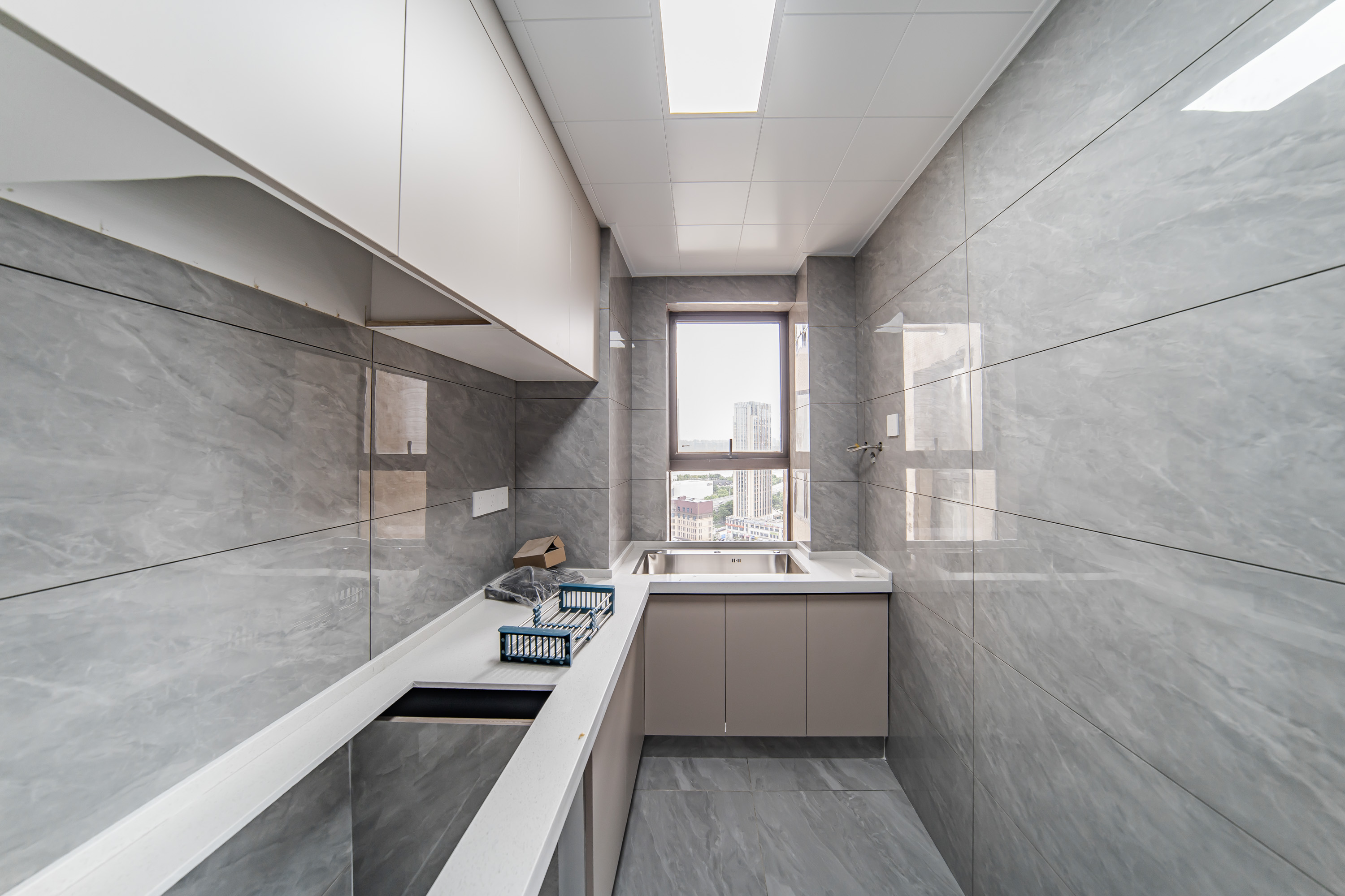 洋湖18克拉(旷远洋湖18克拉)  3室2厅1卫    99.0万 洋湖18克拉(旷远洋湖18克拉)  3室2厅1卫    99.0万厨房