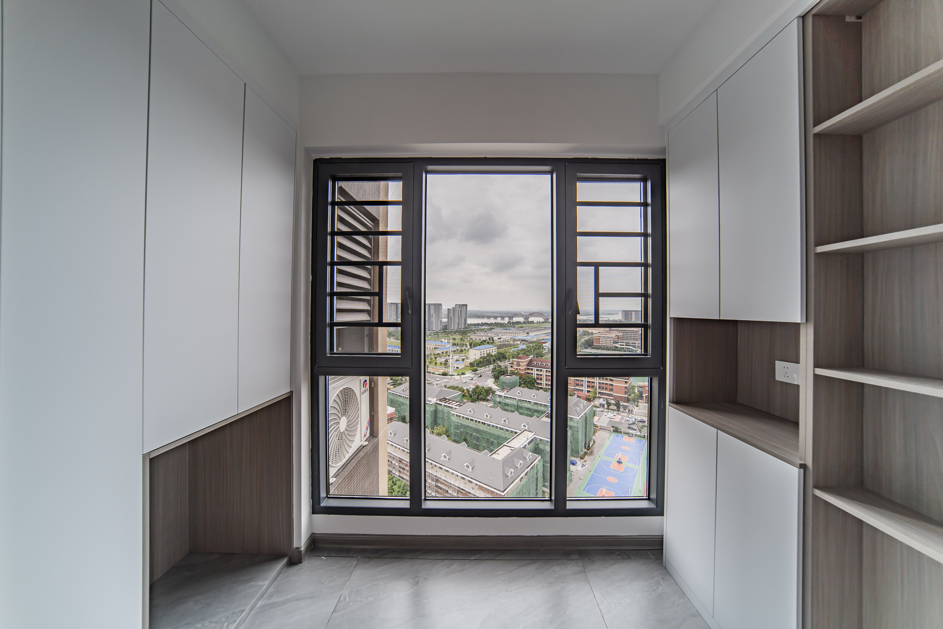 洋湖18克拉(旷远洋湖18克拉)  3室2厅1卫    99.0万 洋湖18克拉(旷远洋湖18克拉)  3室2厅1卫    99.0万阳台