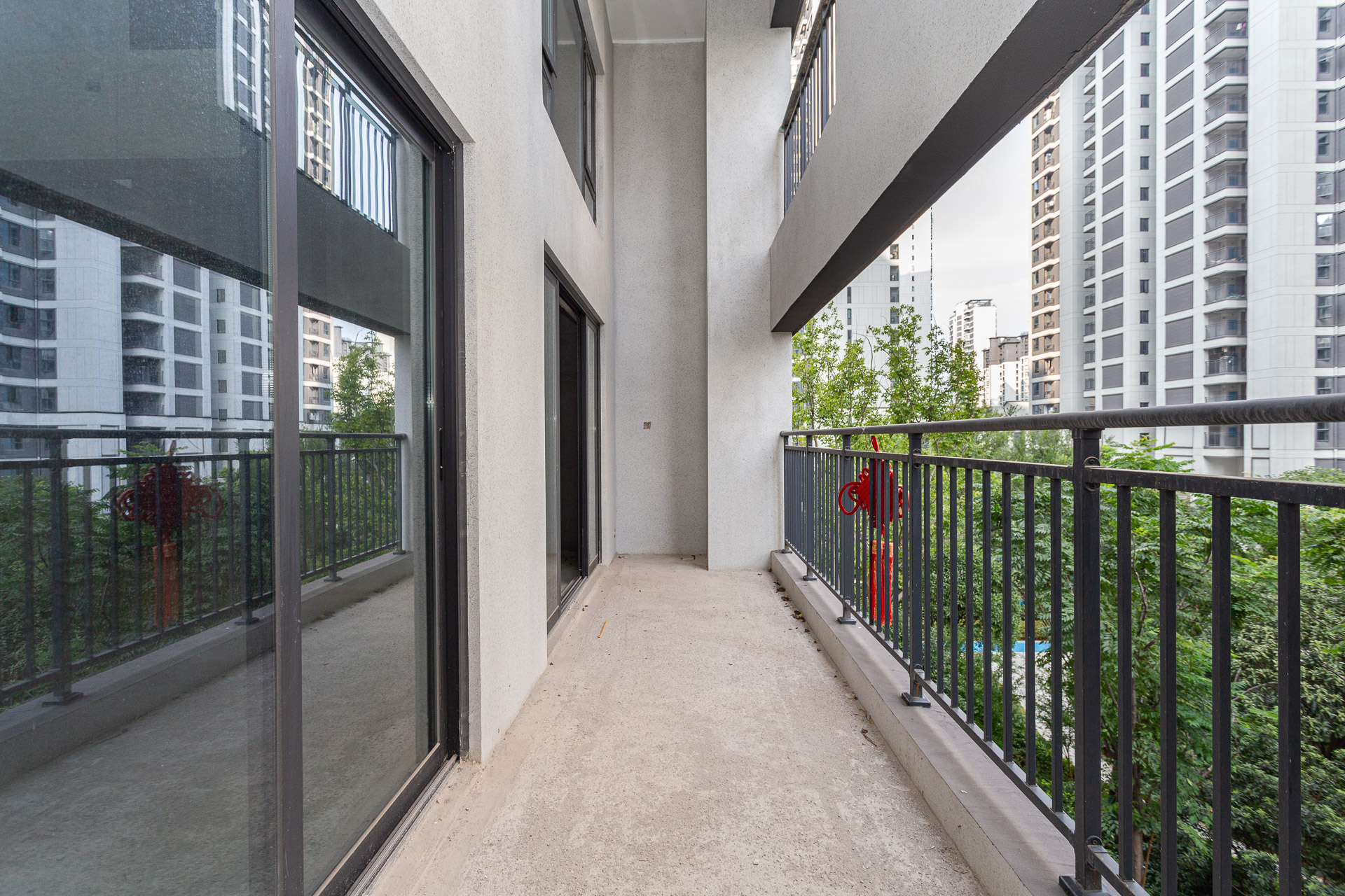 越秀湘江星汇城二期 4室2厅2卫 171.0万 越秀湘江星汇城二期 4室2厅2卫 171.0万阳台