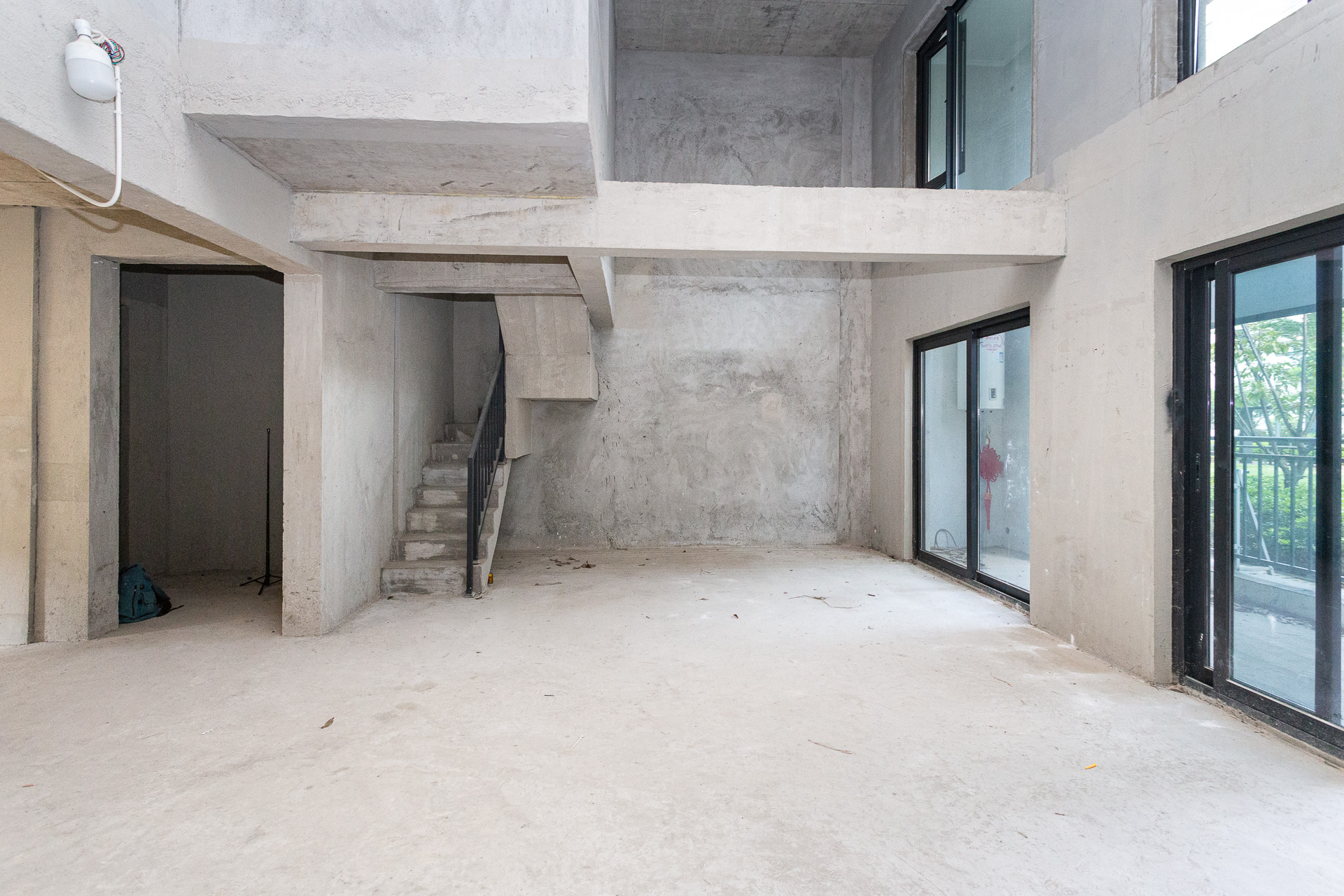 越秀湘江星汇城一期  5室2厅3卫    179.8万 越秀湘江星汇城一期  5室2厅3卫    179.8万客厅