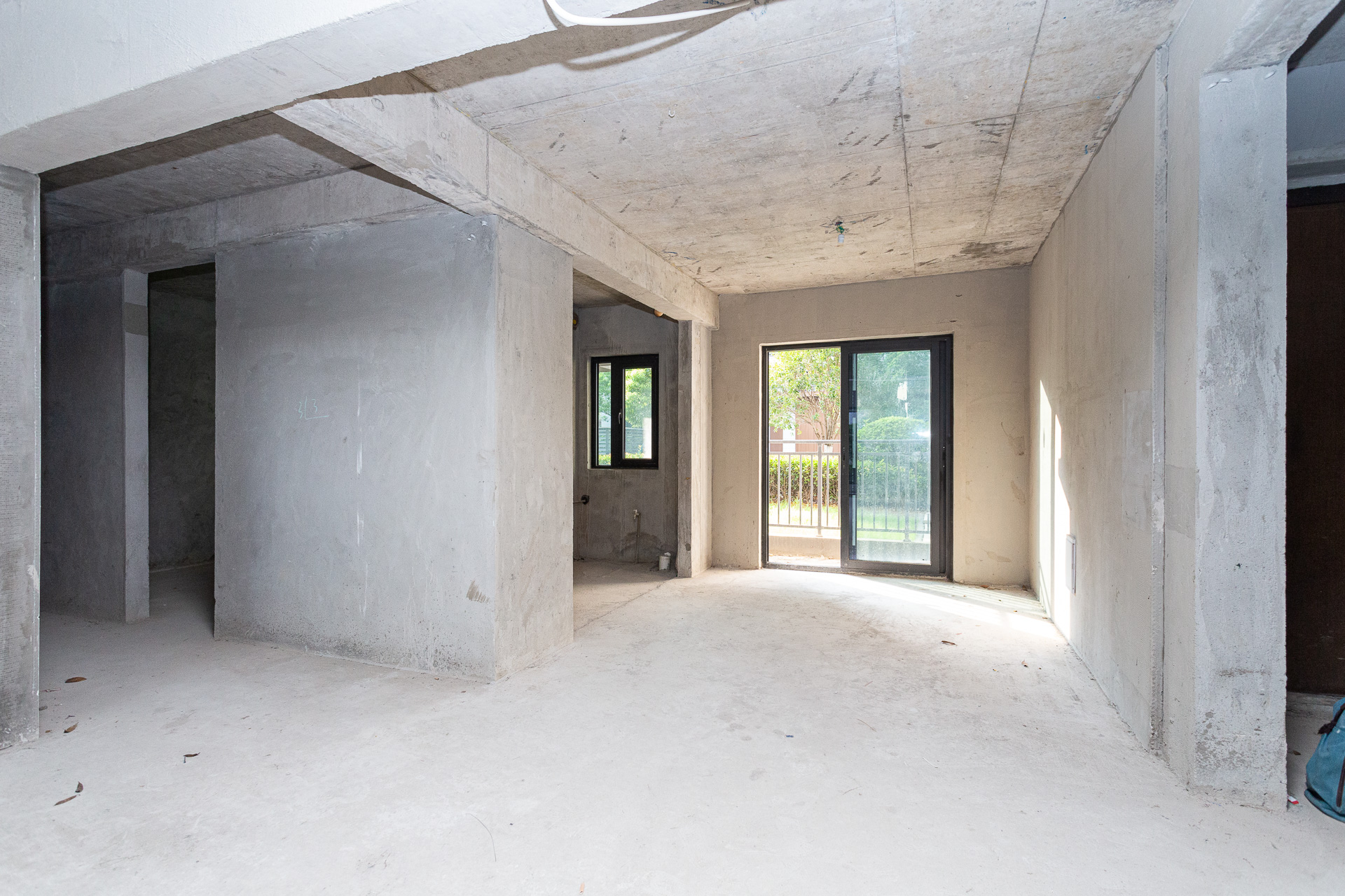 越秀湘江星汇城一期  5室2厅3卫    179.8万 越秀湘江星汇城一期  5室2厅3卫    179.8万客厅