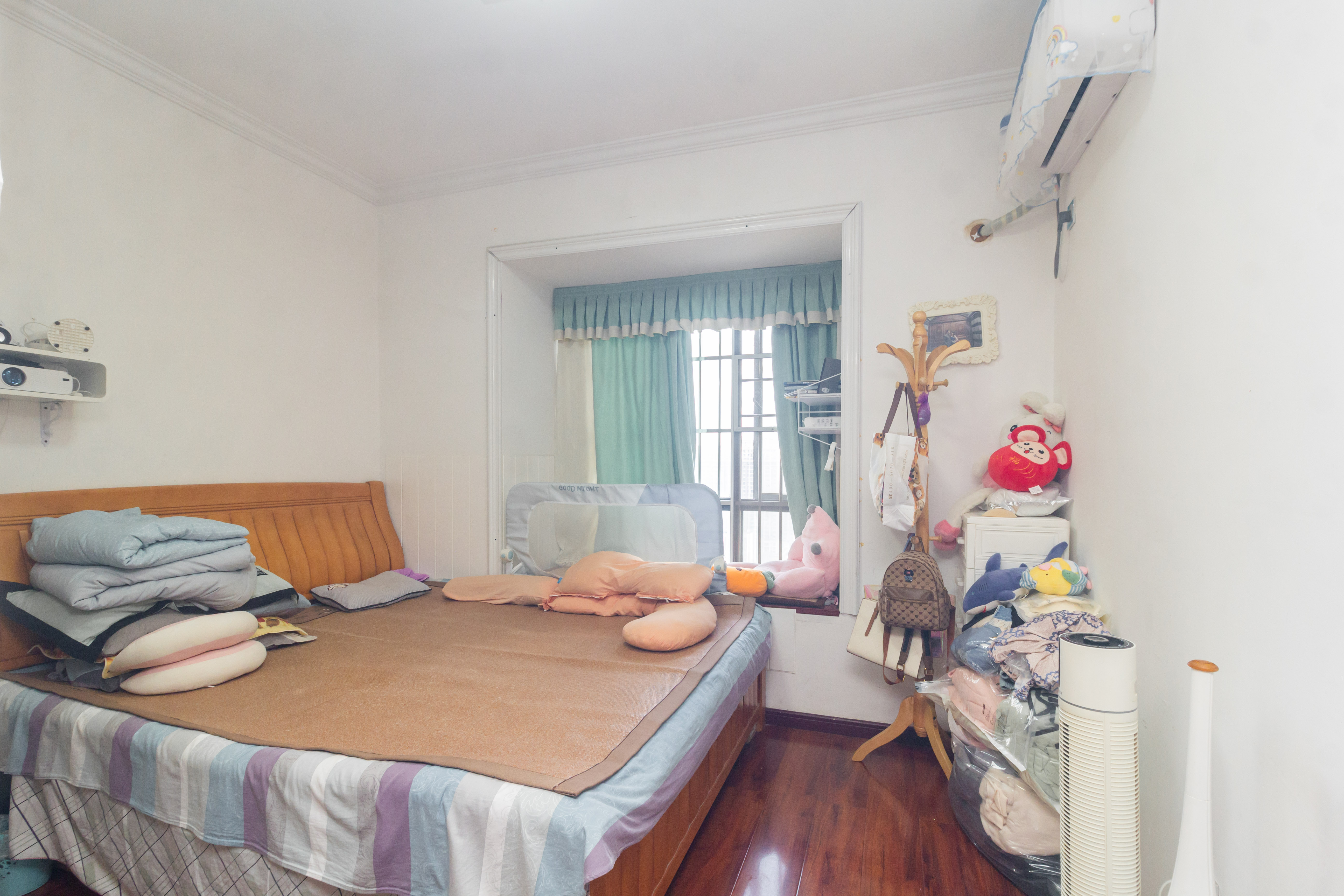 中国铁建国际城一期  3室2厅1卫    60.0万 中国铁建国际城一期  3室2厅1卫    60.0万卧室