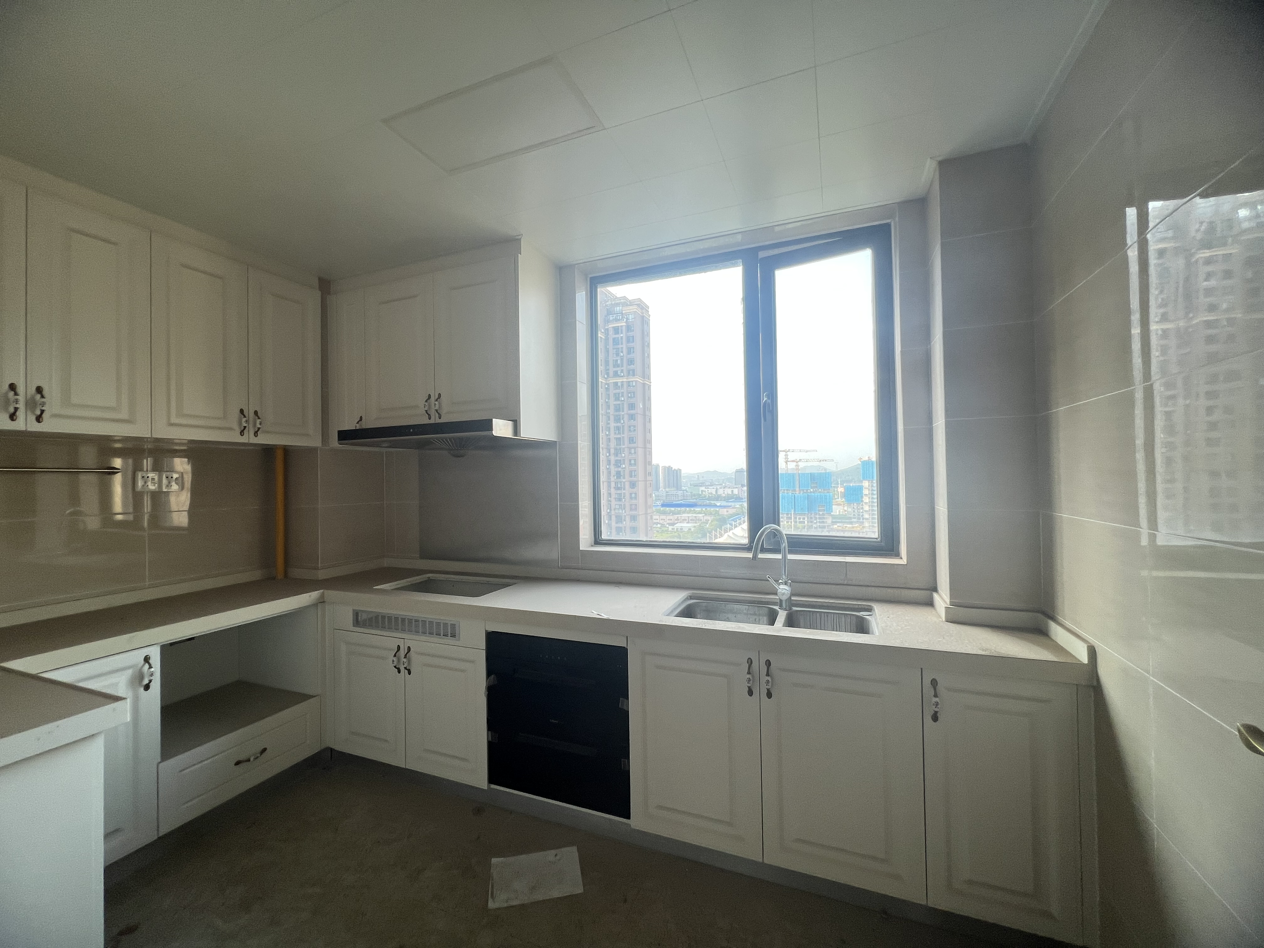 恒大华府  4室2厅2卫    153.0万 恒大华府  4室2厅2卫    153.0万室内图