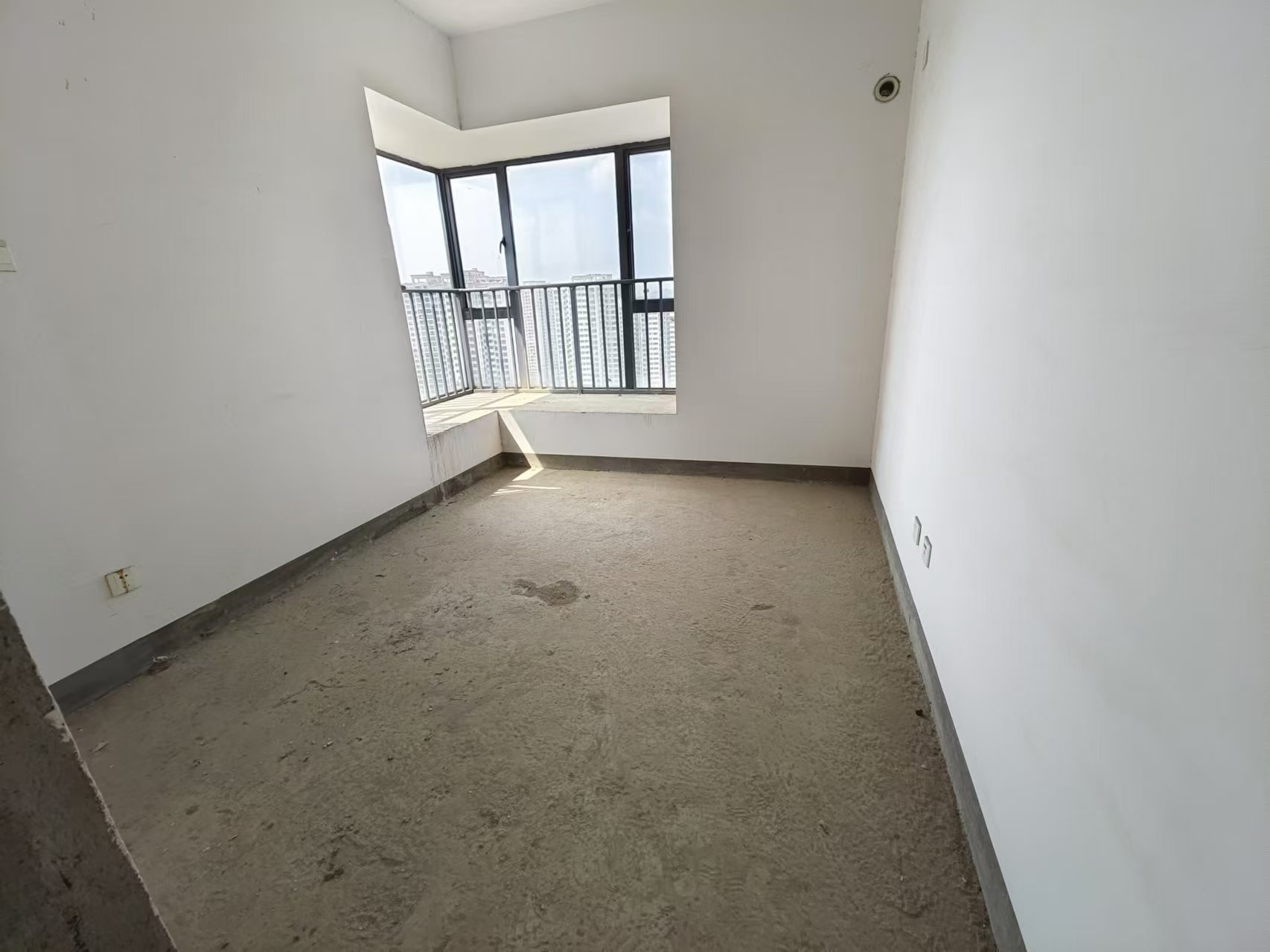 栗雨香堤 3室2厅2卫 46.0万 栗雨香堤 3室2厅2卫 46.0万室内图