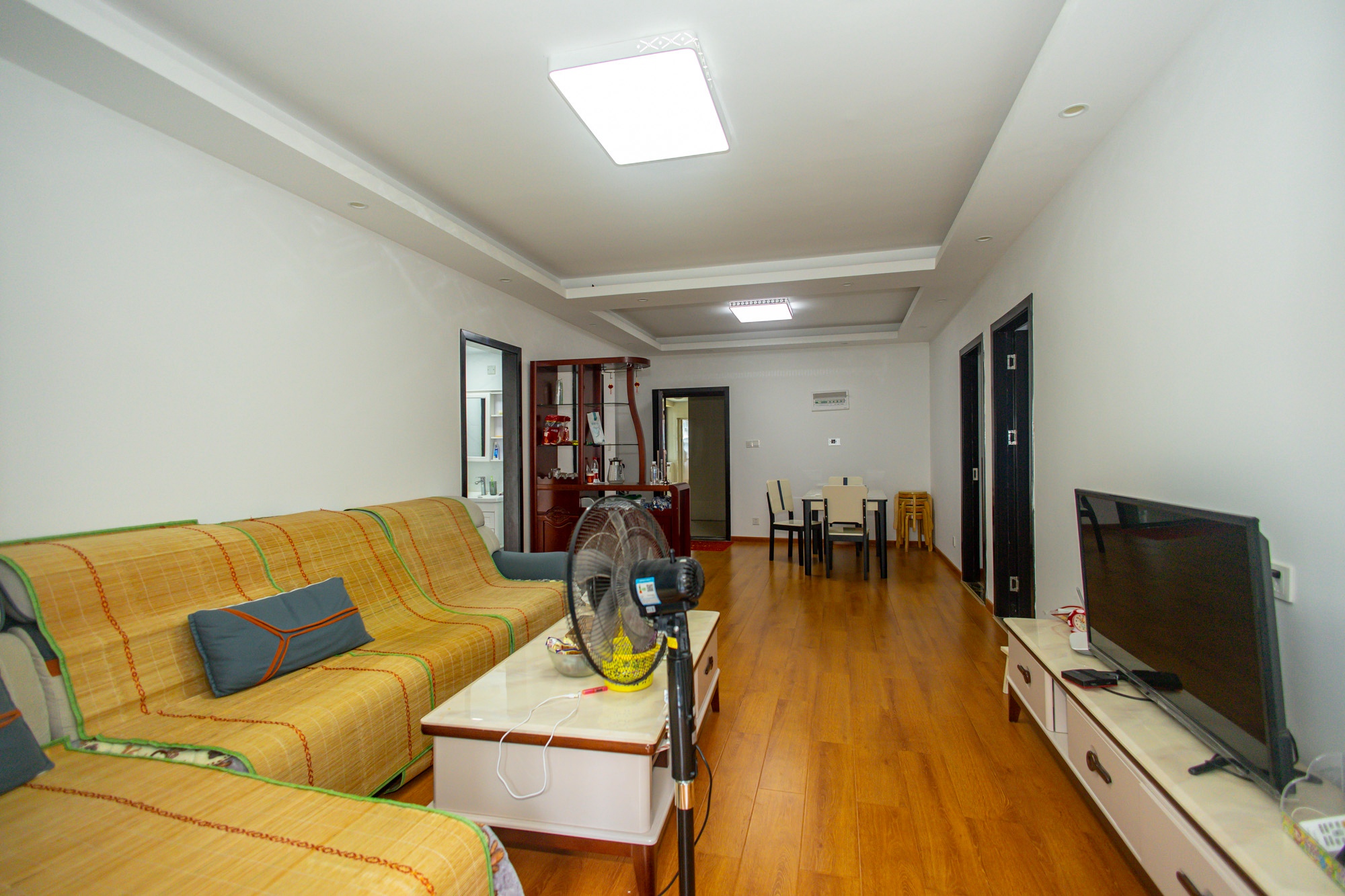 中建悦和城 3室2厅2卫 121.0万 中建悦和城 3室2厅2卫 121.0万客厅