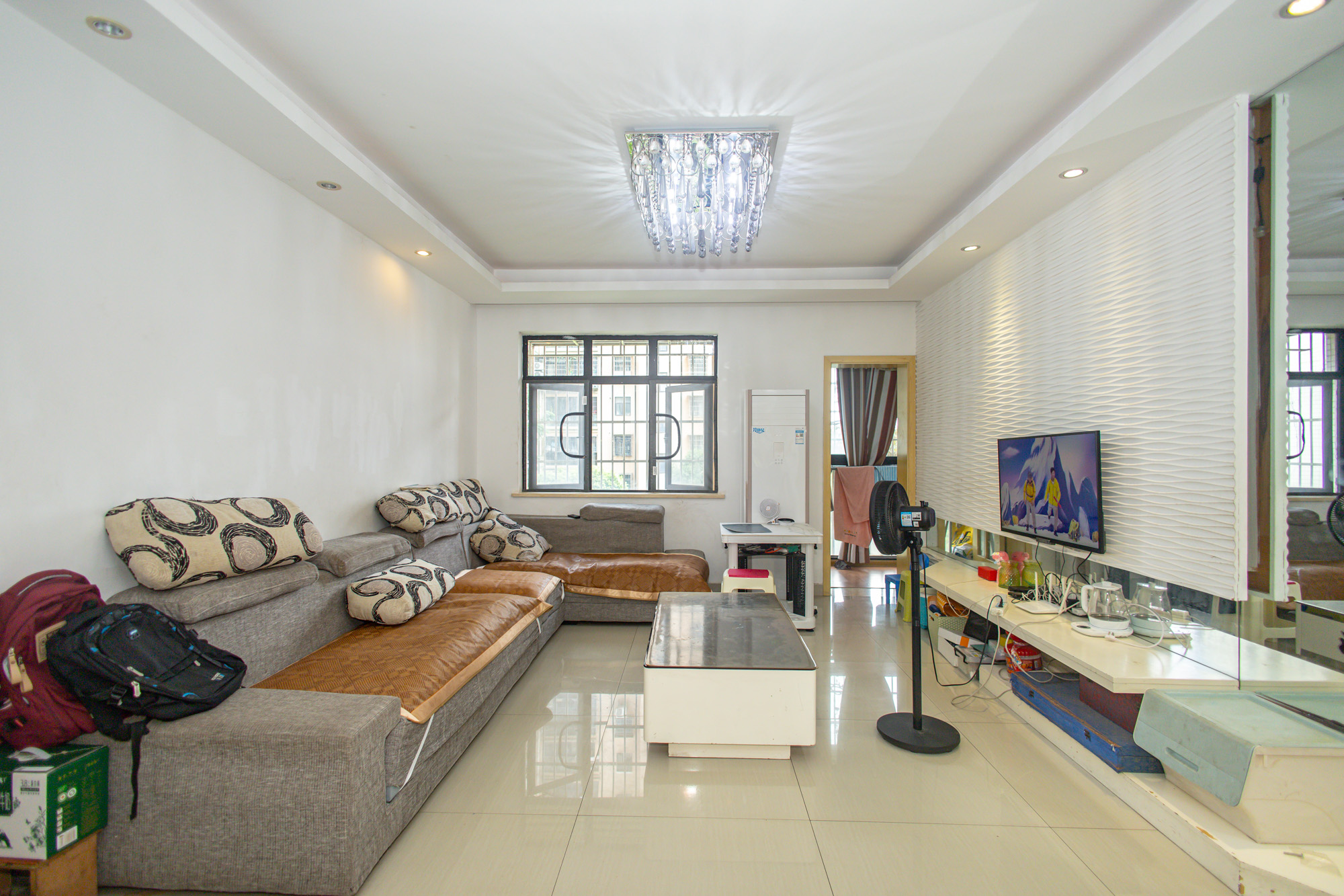 鹏基诺亚山林 3室2厅2卫 85.9万 鹏基诺亚山林 3室2厅2卫 85.9万客厅