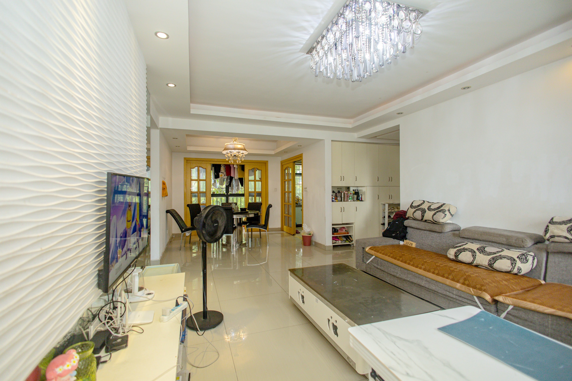 鹏基诺亚山林 3室2厅2卫 85.9万 鹏基诺亚山林 3室2厅2卫 85.9万客厅