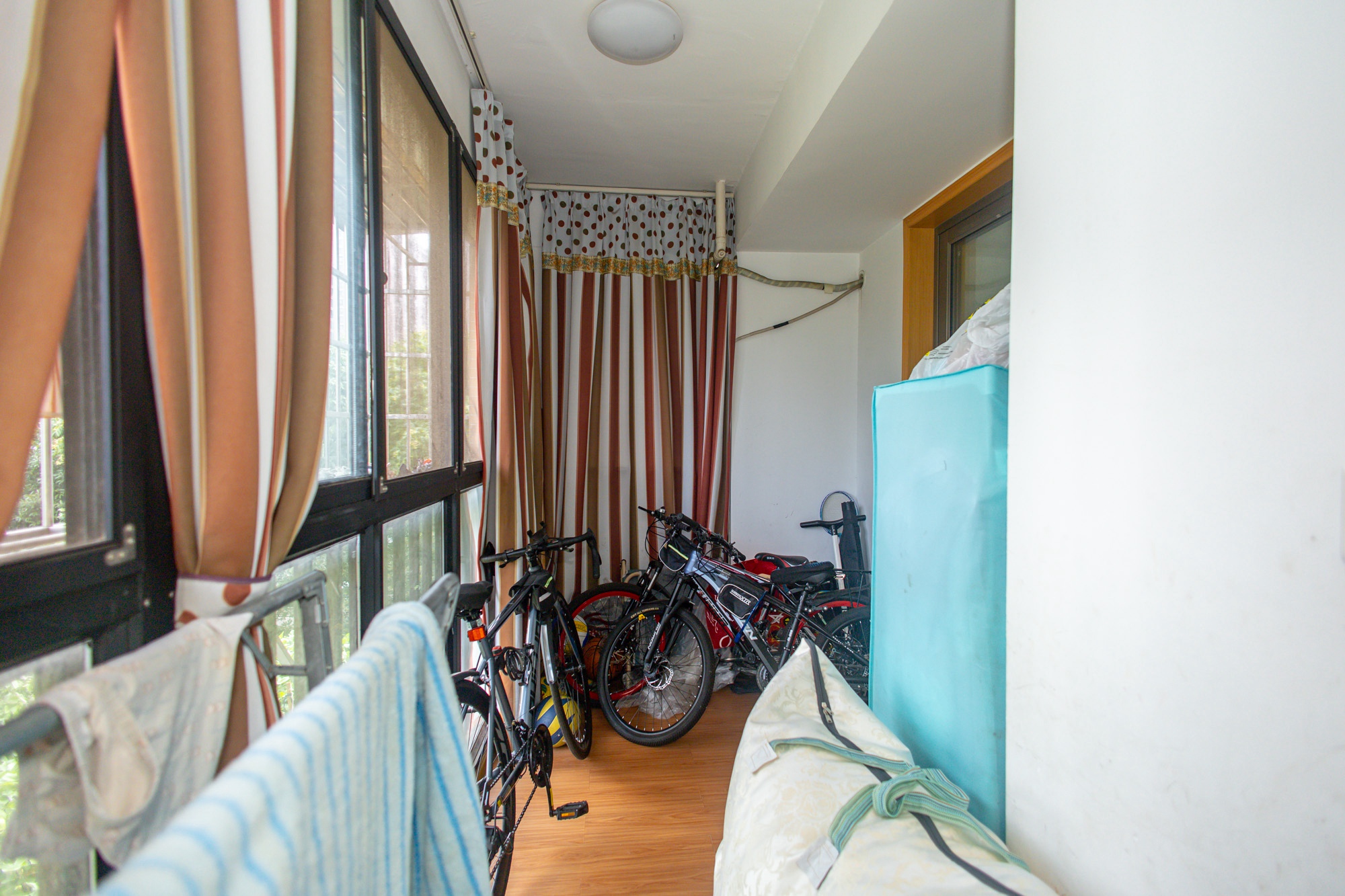 鹏基诺亚山林 3室2厅2卫 85.9万 鹏基诺亚山林 3室2厅2卫 85.9万阳台