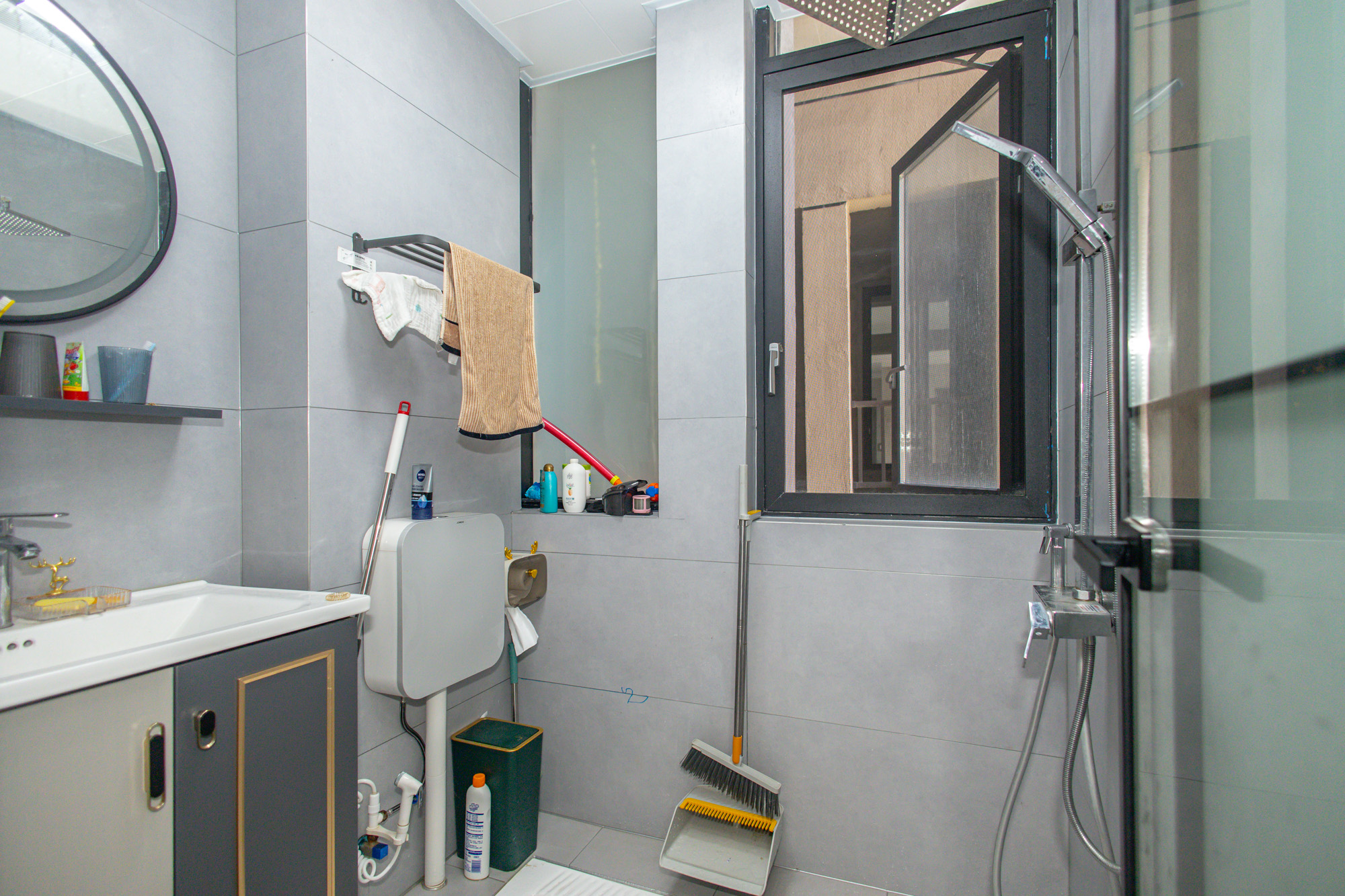 中交建发松雅院  4室2厅2卫    165.0万卫生间