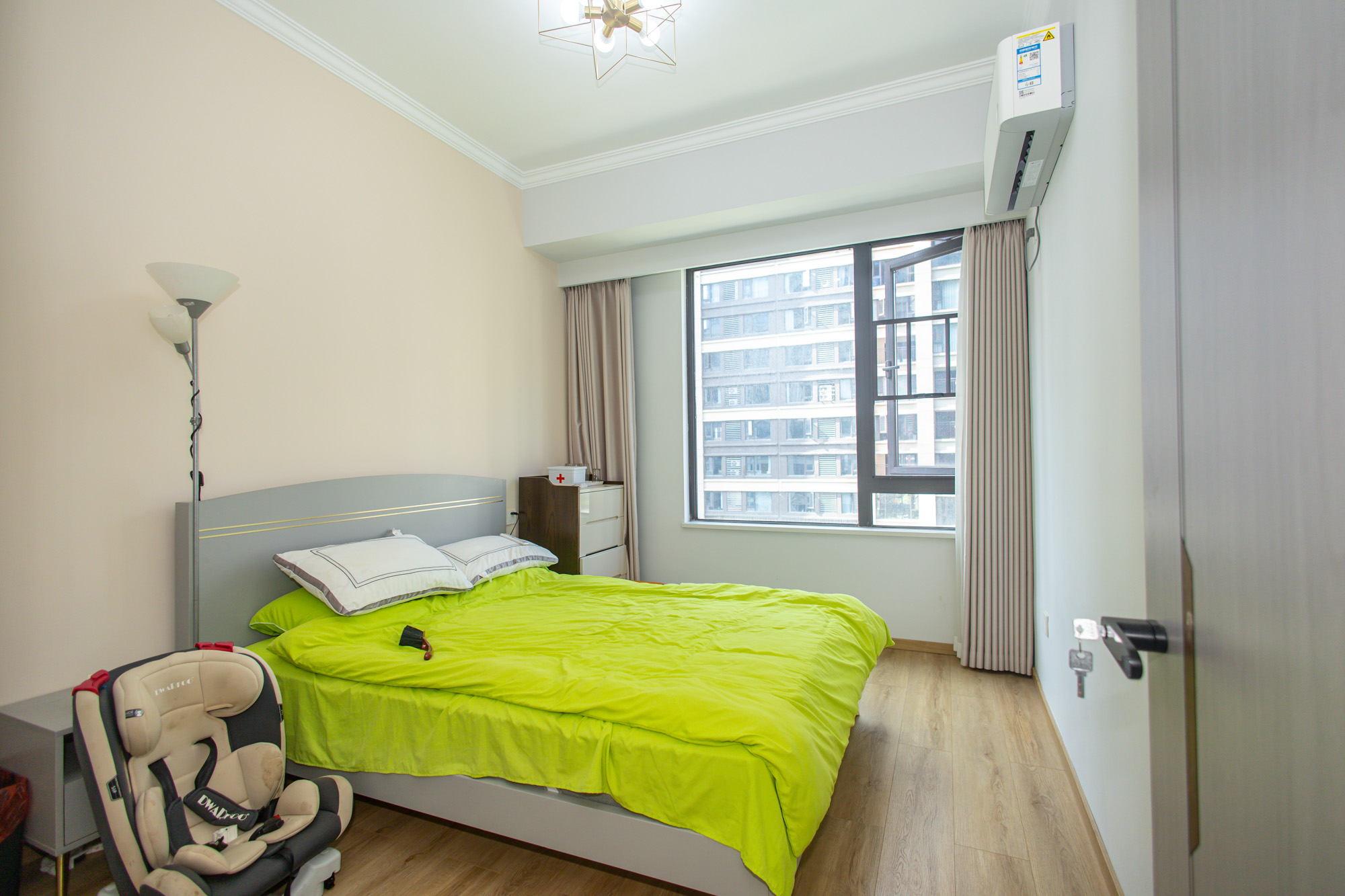 中交建发松雅院  4室2厅2卫    165.0万卧室