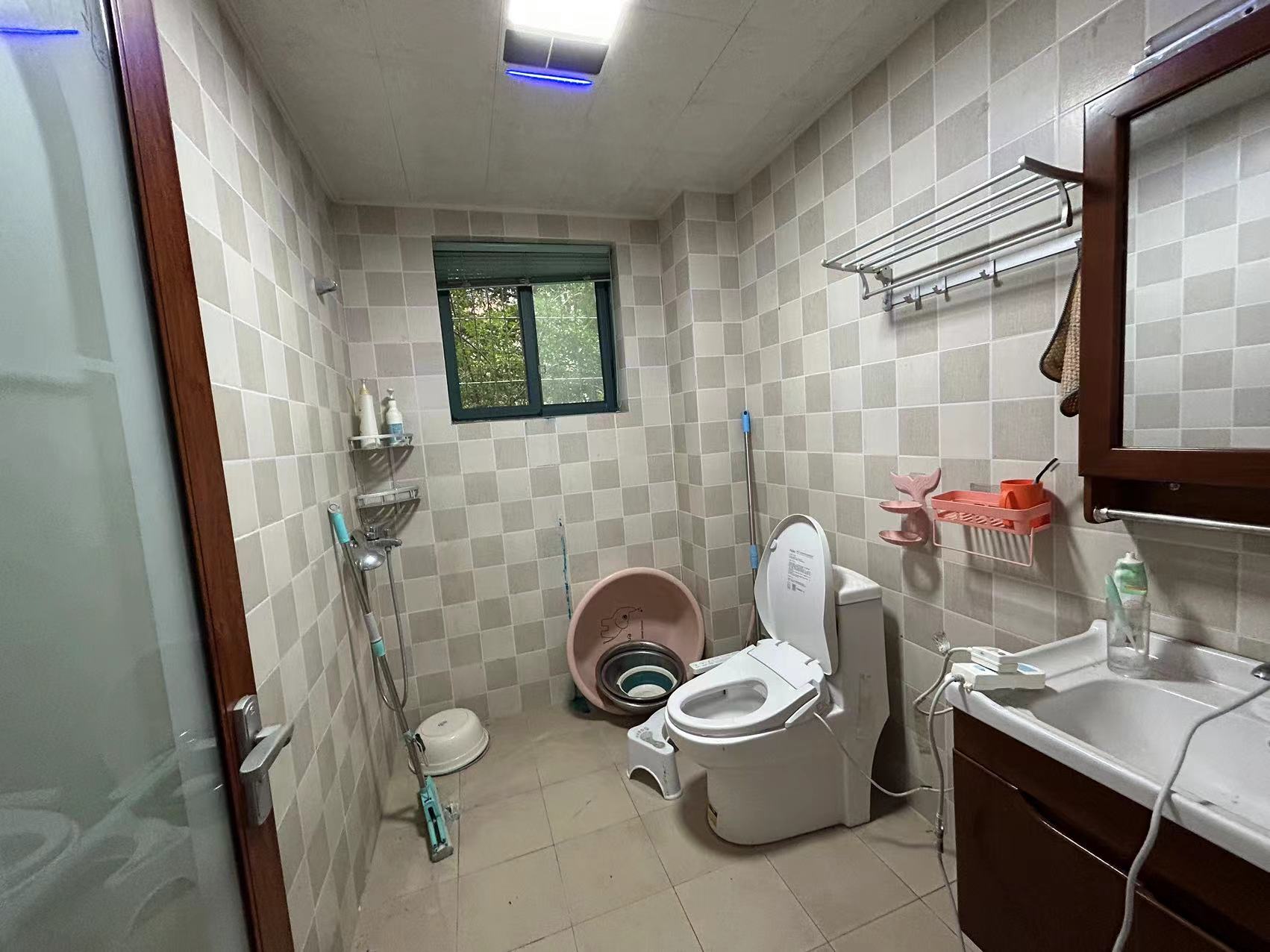 西域名邸  3室2厅2卫    78.0万 西域名邸  3室2厅2卫    78.0万室内图